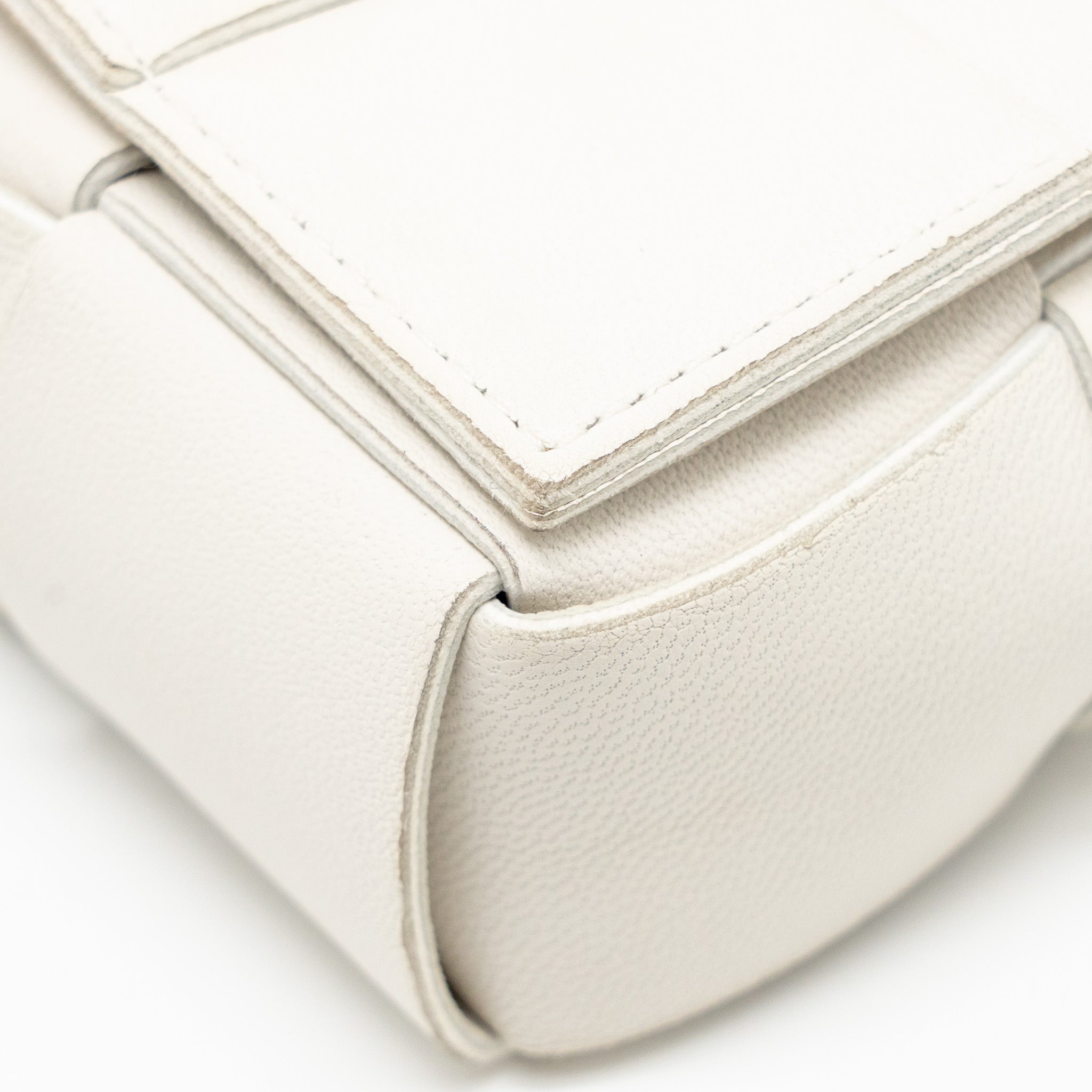 bottega-veneta-intreccio-cassette-mini-bag-lambskin-white