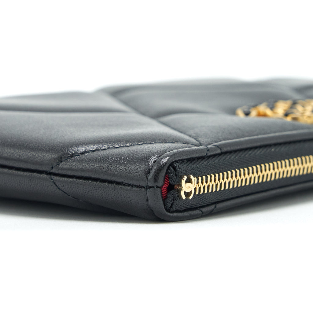 chanel-19-pouch-lambskin-black-ghw