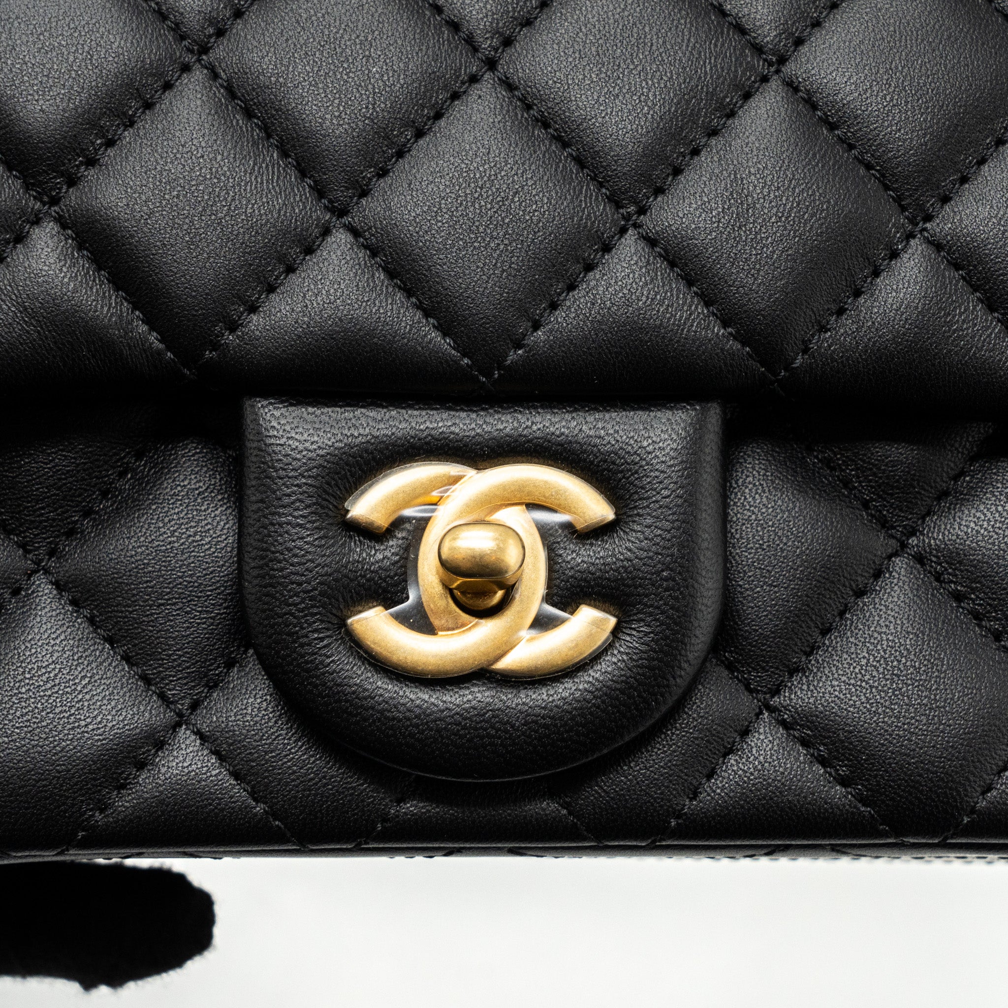 chanel-23k-pearl-crush-mini-rectangular-flap-bag-lambskin-black-brushed-ghwmicrochip