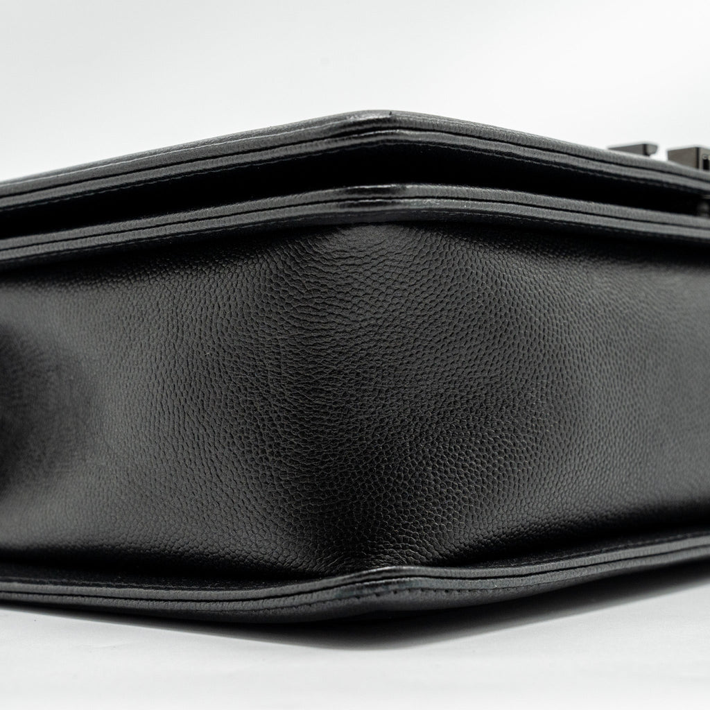 chanel-new-medium-boy-bag-caviar-so-black