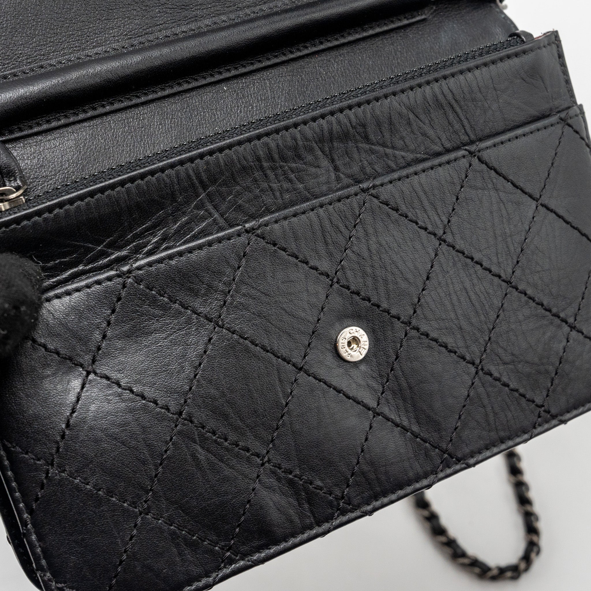 chanel-2-55-reissue-wallet-on-chain-calfskin-black-ruthenium-hardware