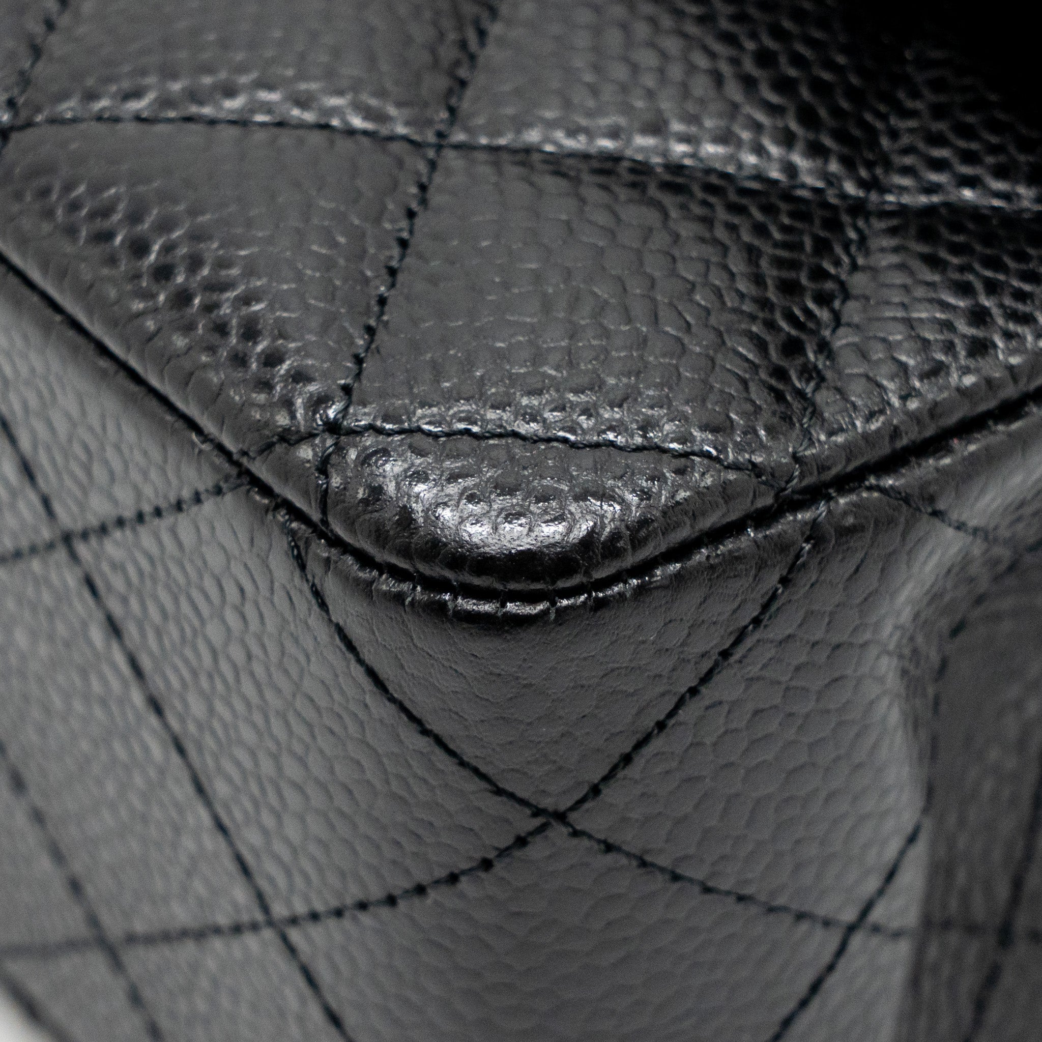chanel-medium-classic-double-flap-bag-caviar-black-ghwmicrochip-1