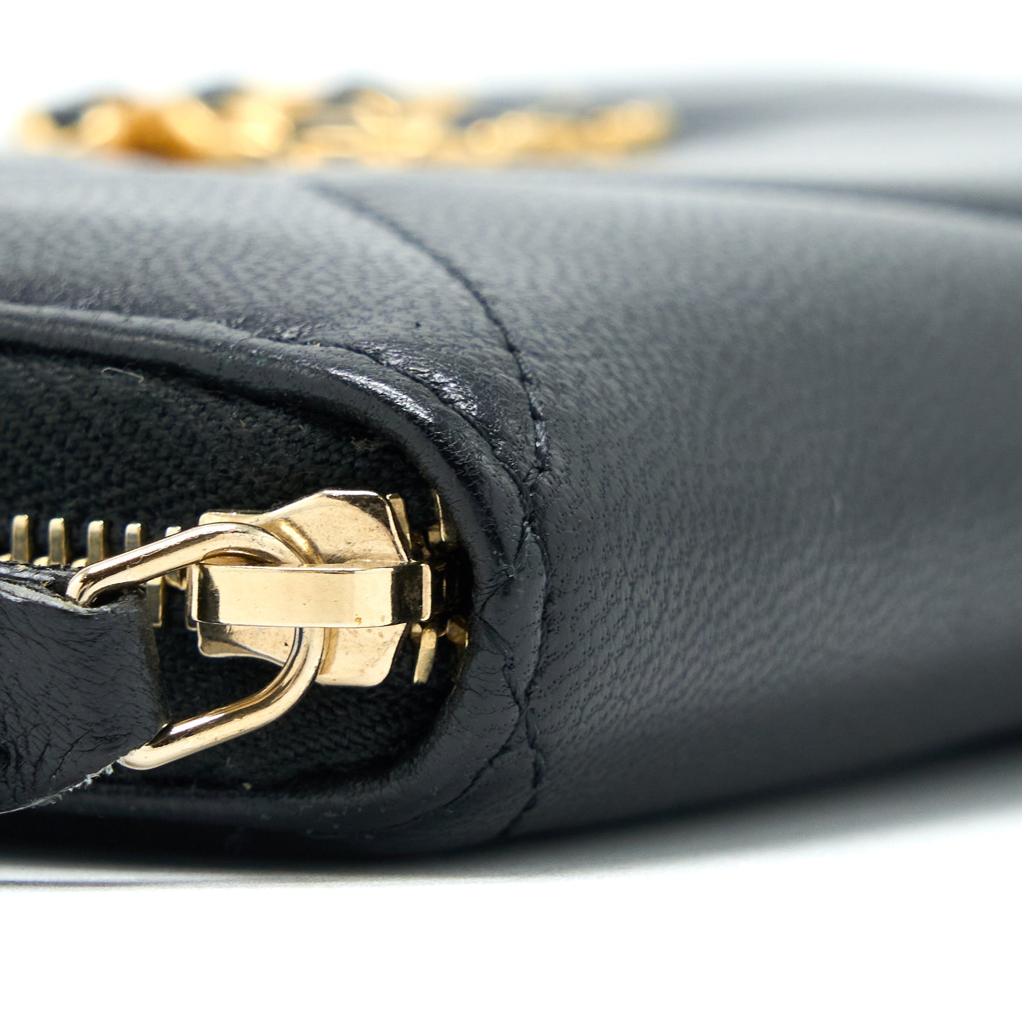 chanel-19-zip-wallet-goatskin-black-ghw