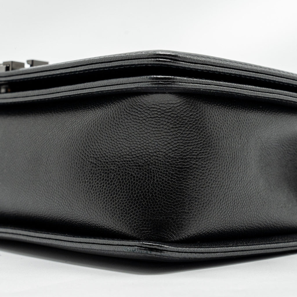 chanel-new-medium-boy-bag-caviar-so-black