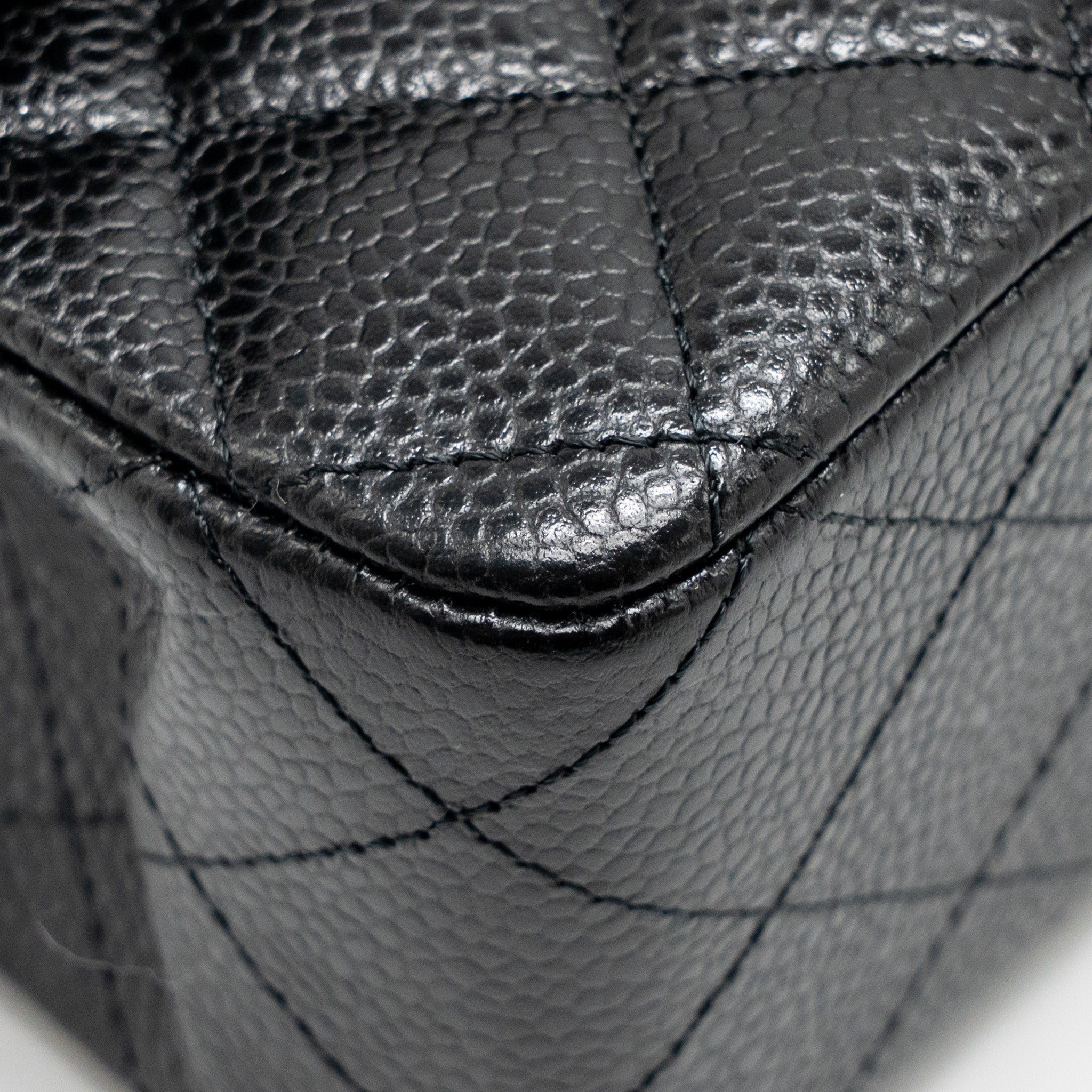 chanel-medium-classic-double-flap-bag-caviar-black-ghwmicrochip-1