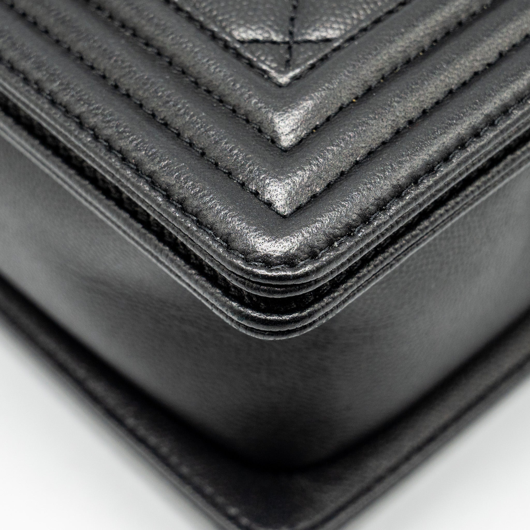 chanel-new-medium-boy-bag-caviar-so-black