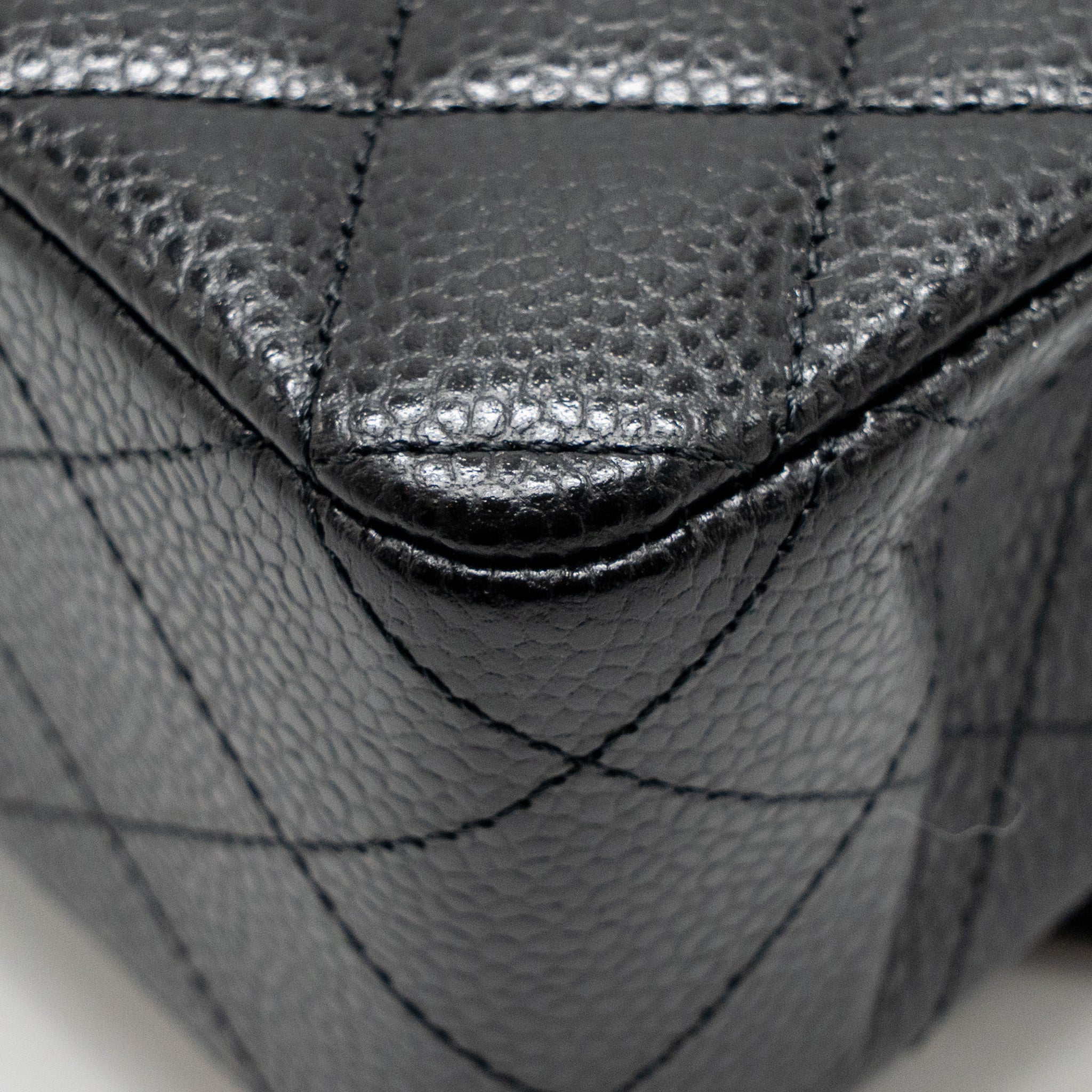 chanel-medium-classic-double-flap-bag-caviar-black-ghwmicrochip-1