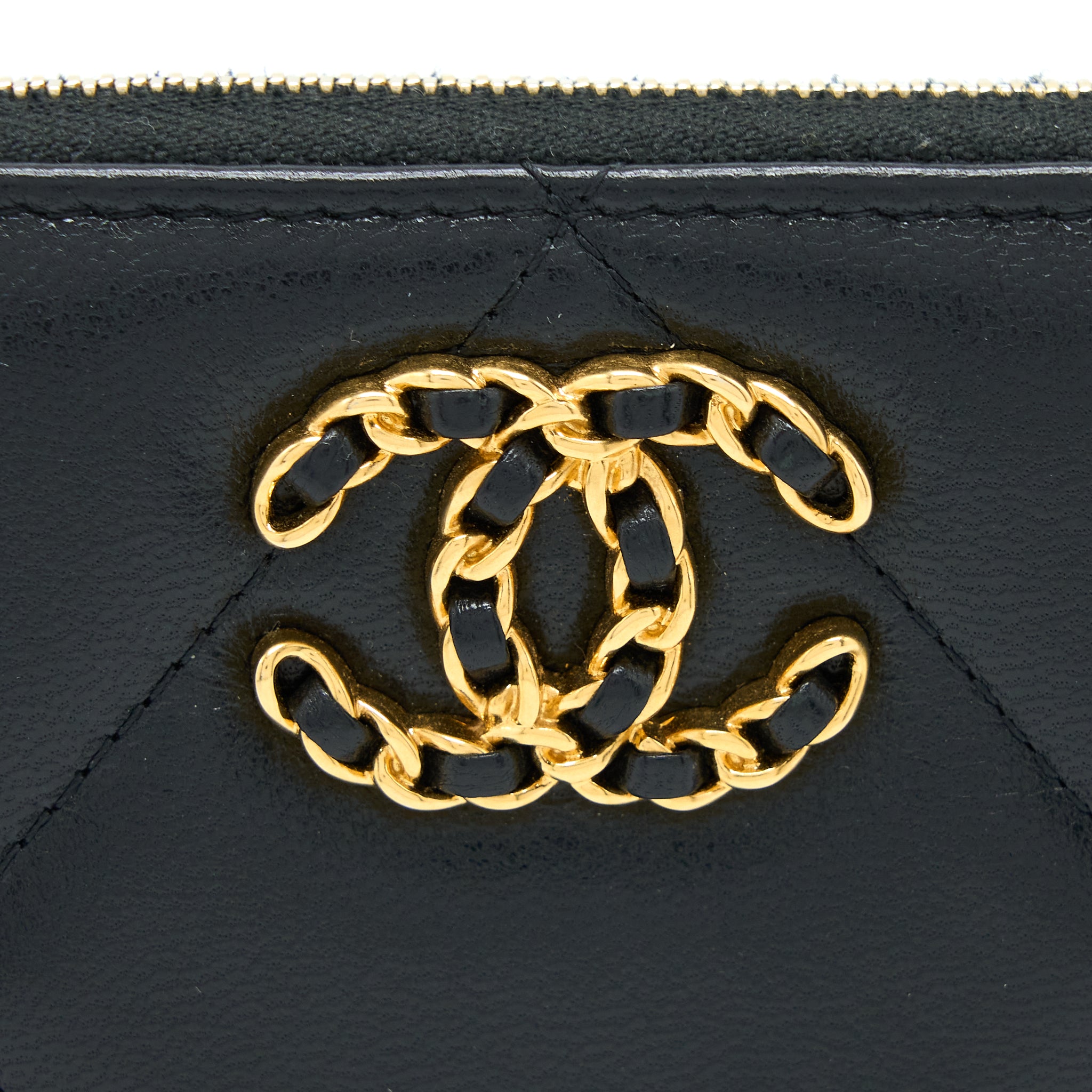 chanel-19-zip-wallet-goatskin-black-ghw