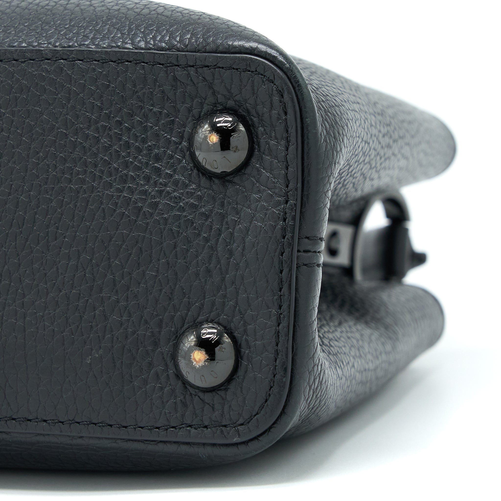 louis-vuitton-capucines-bb-taurillon-so-black-with-black-hardware