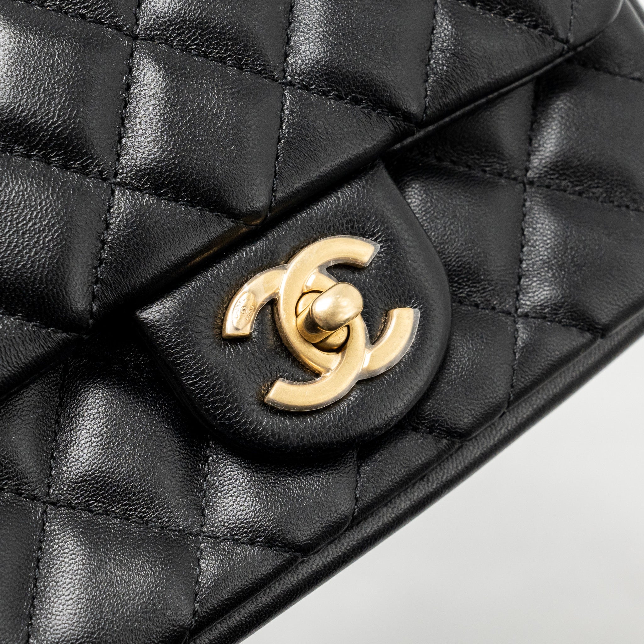 chanel-24p-pearl-chain-mini-flap-bag-lambskin-black-ghw-microchip-copy