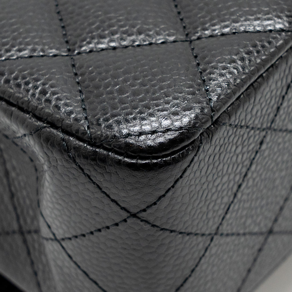 chanel-medium-classic-double-flap-bag-caviar-black-ghwmicrochip-1
