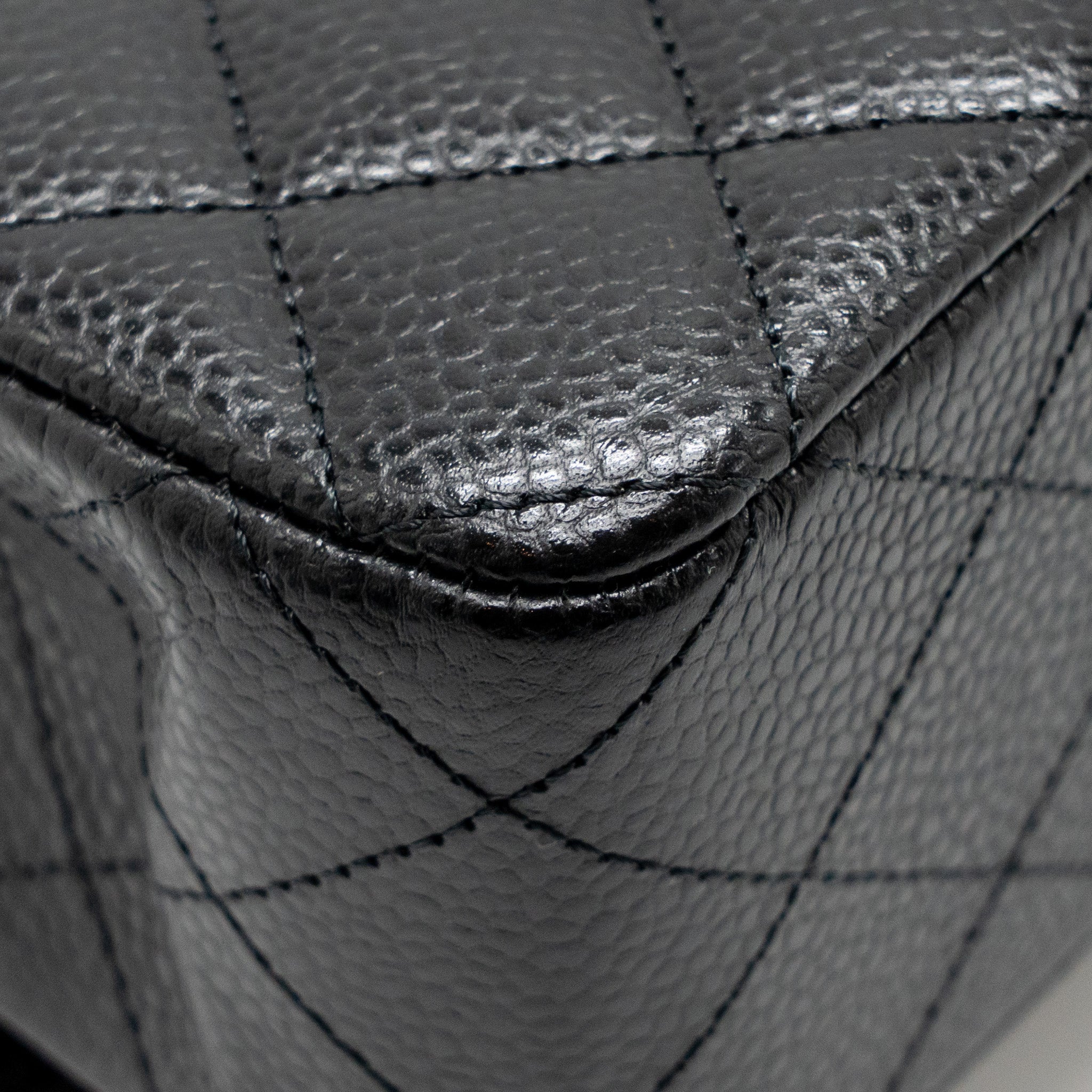 chanel-medium-classic-double-flap-bag-caviar-black-ghwmicrochip-1