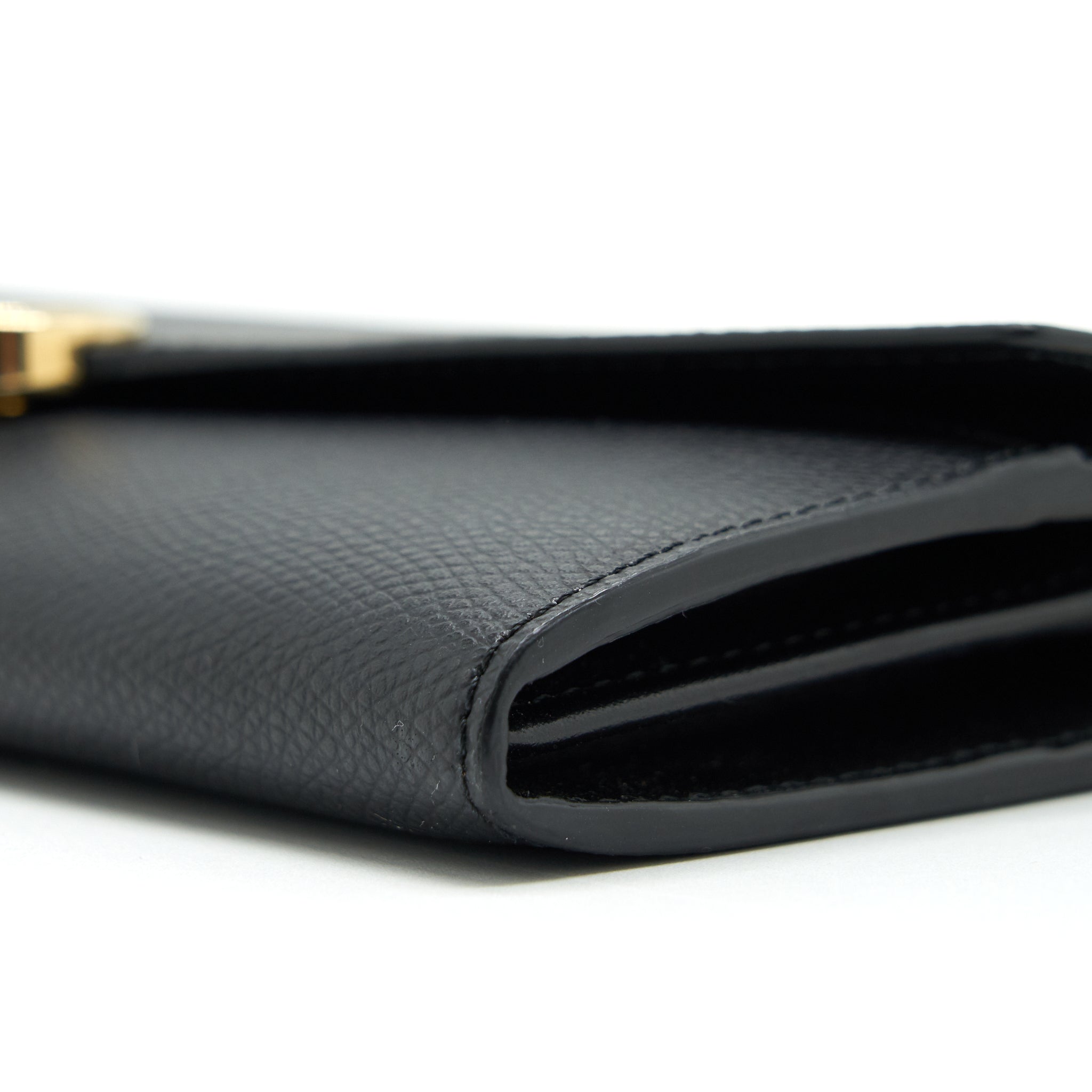 fendi-grained-calfskin-wallet-with-chain-black-ghw