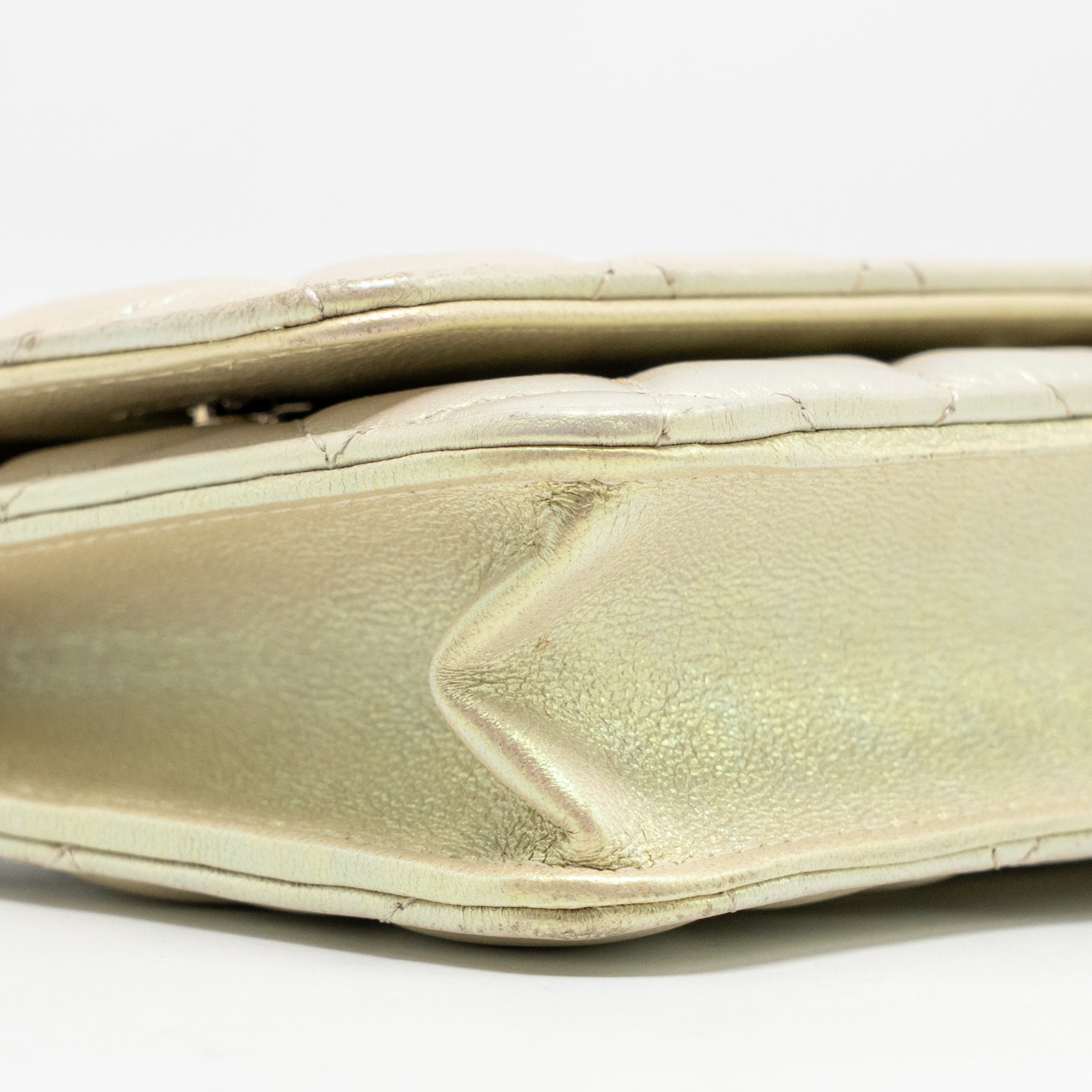 chanel-wallet-on-chain-lambskin-iridescent-ivory-lghw