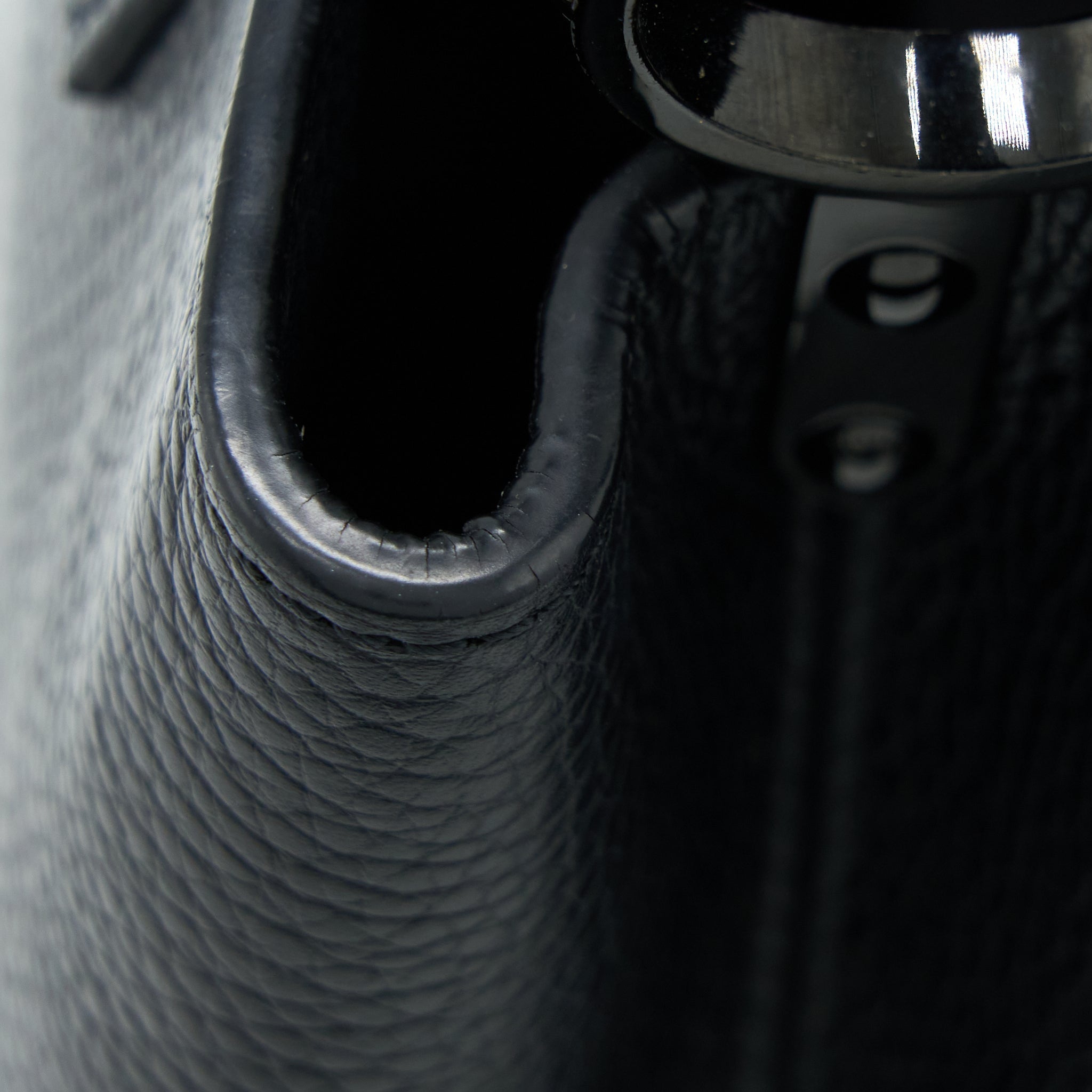 louis-vuitton-capucines-bb-taurillon-so-black-with-black-hardware
