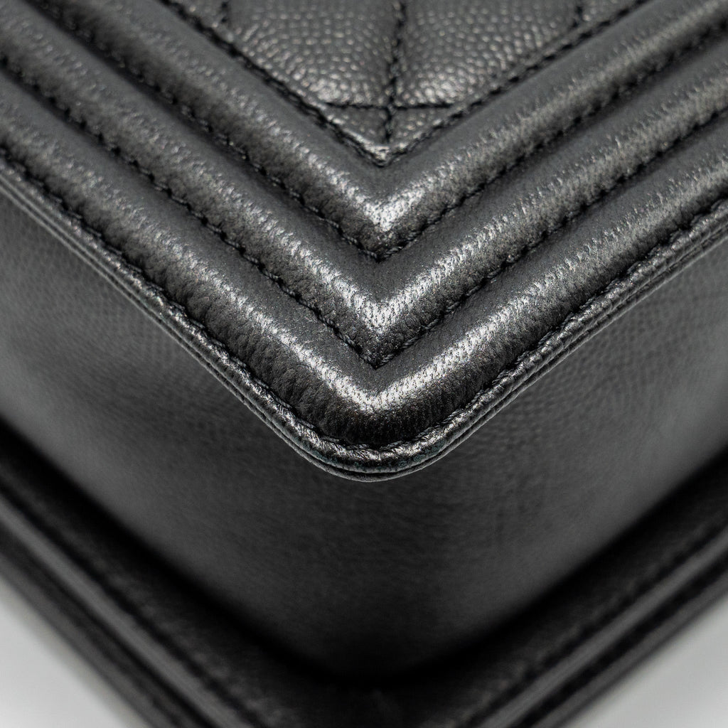 chanel-new-medium-boy-bag-caviar-so-black