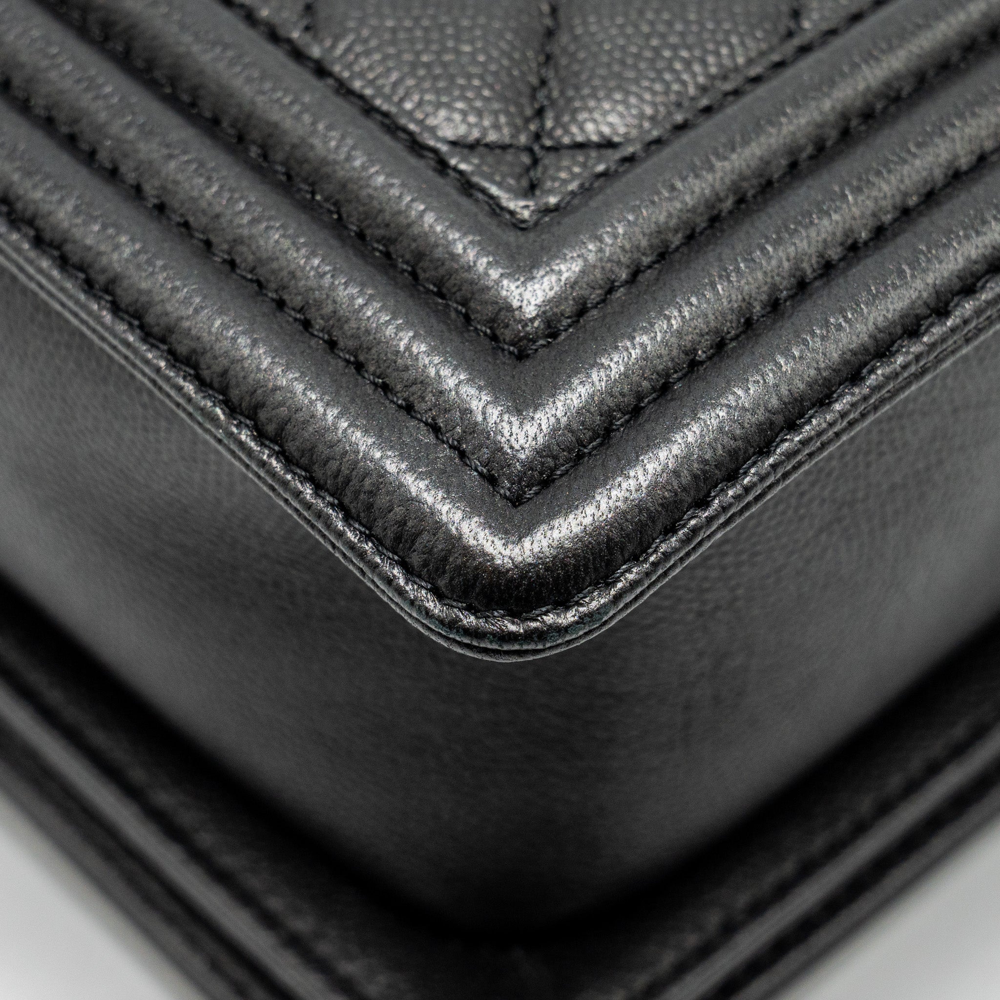chanel-new-medium-boy-bag-caviar-so-black