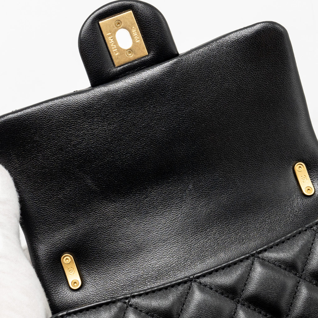 chanel-24p-pearl-chain-mini-flap-bag-lambskin-black-ghw-microchip-copy