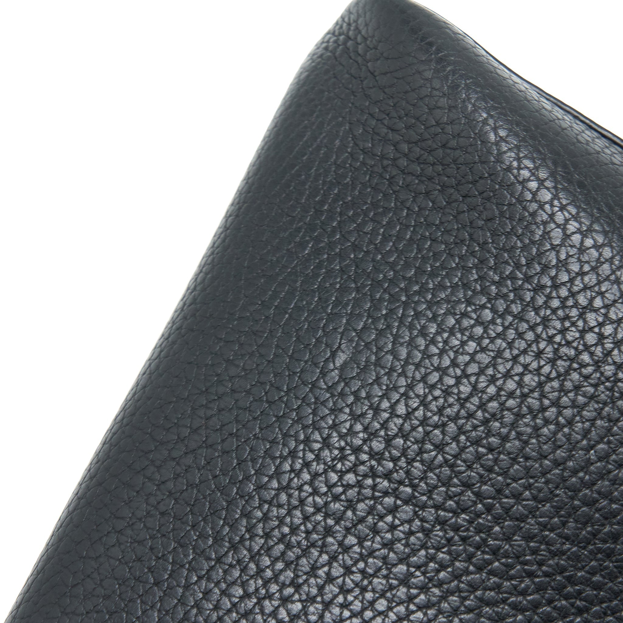 louis-vuitton-capucines-bb-taurillon-so-black-with-black-hardware