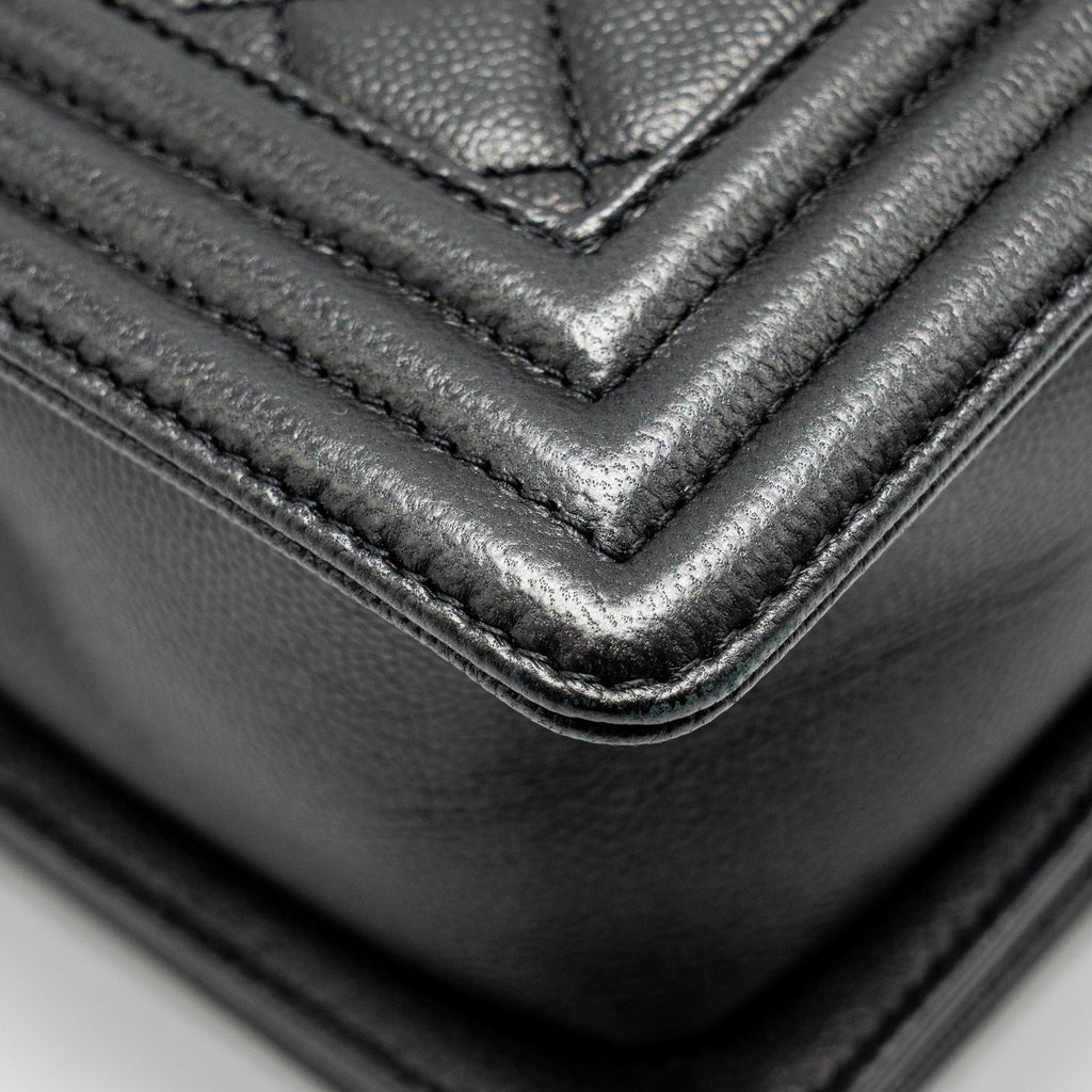 chanel-new-medium-boy-bag-caviar-so-black