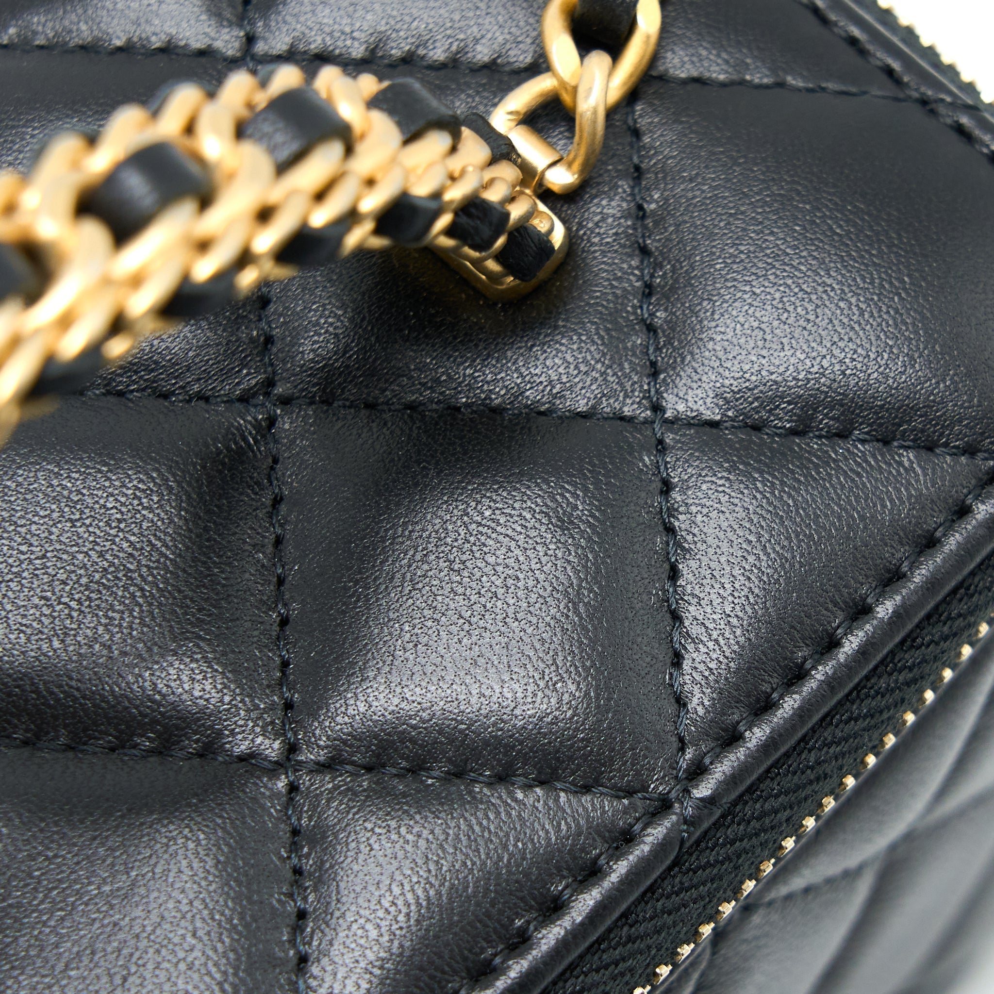 chanel-leather-chain-top-handle-long-vanity-lambskin-black-ghw