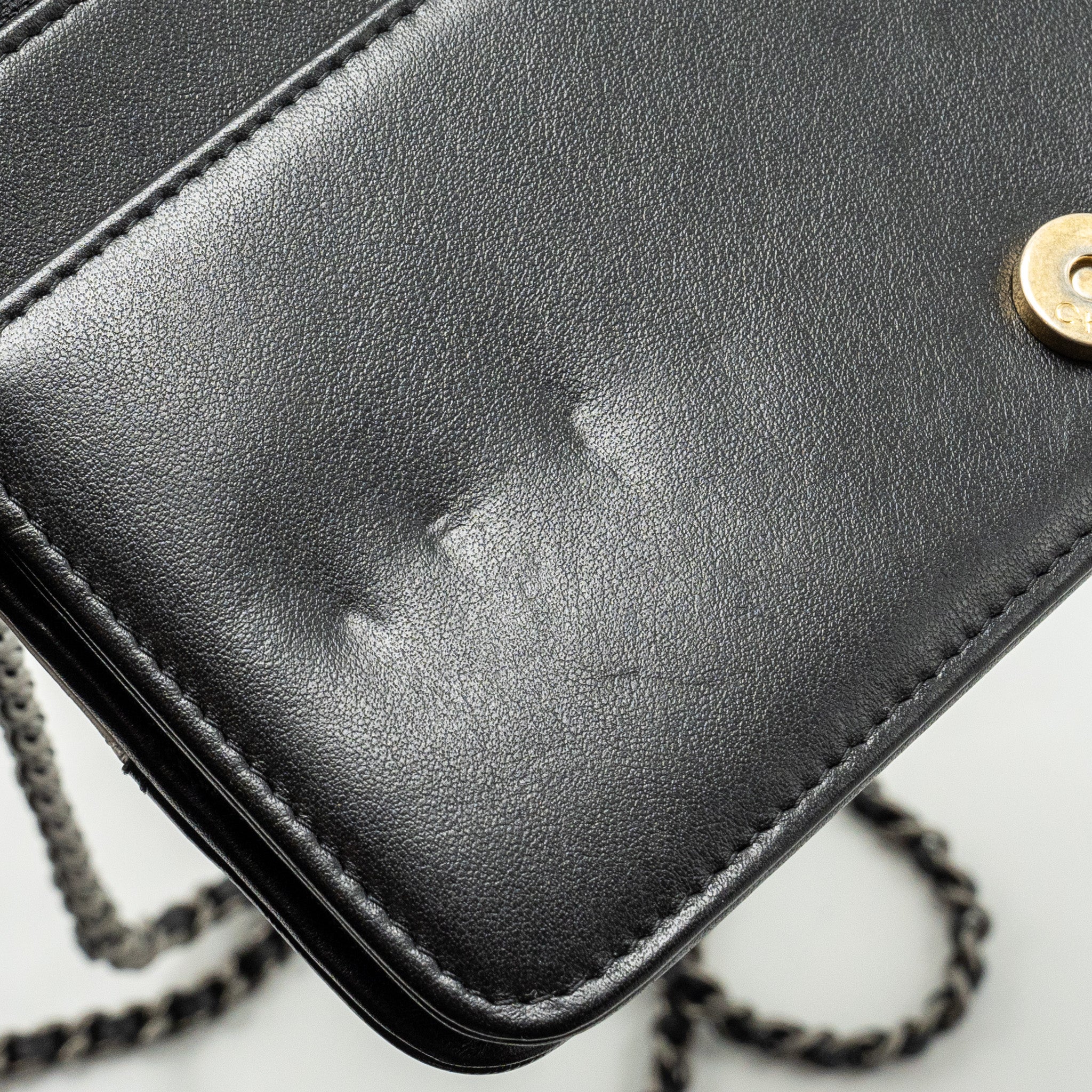 chanel-gabrielle-wallet-on-chain-calfskin-white-black-multicolour-hardware-copy