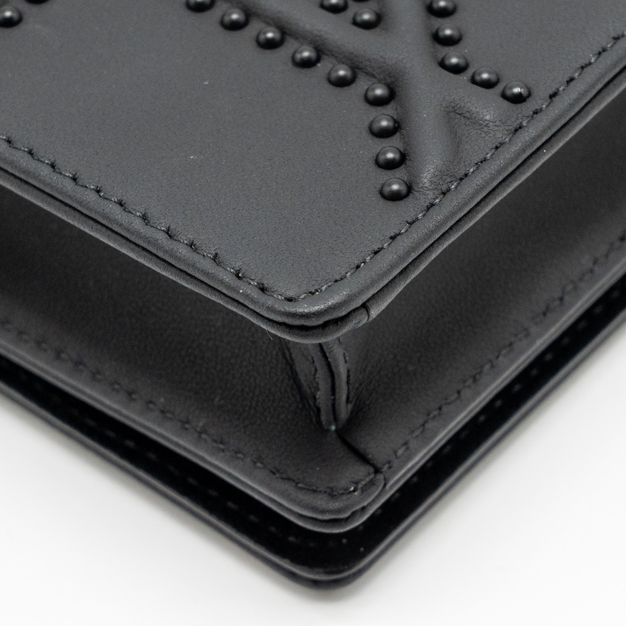 dior-studded-diorama-wallet-on-chain-leather-so-black-copy
