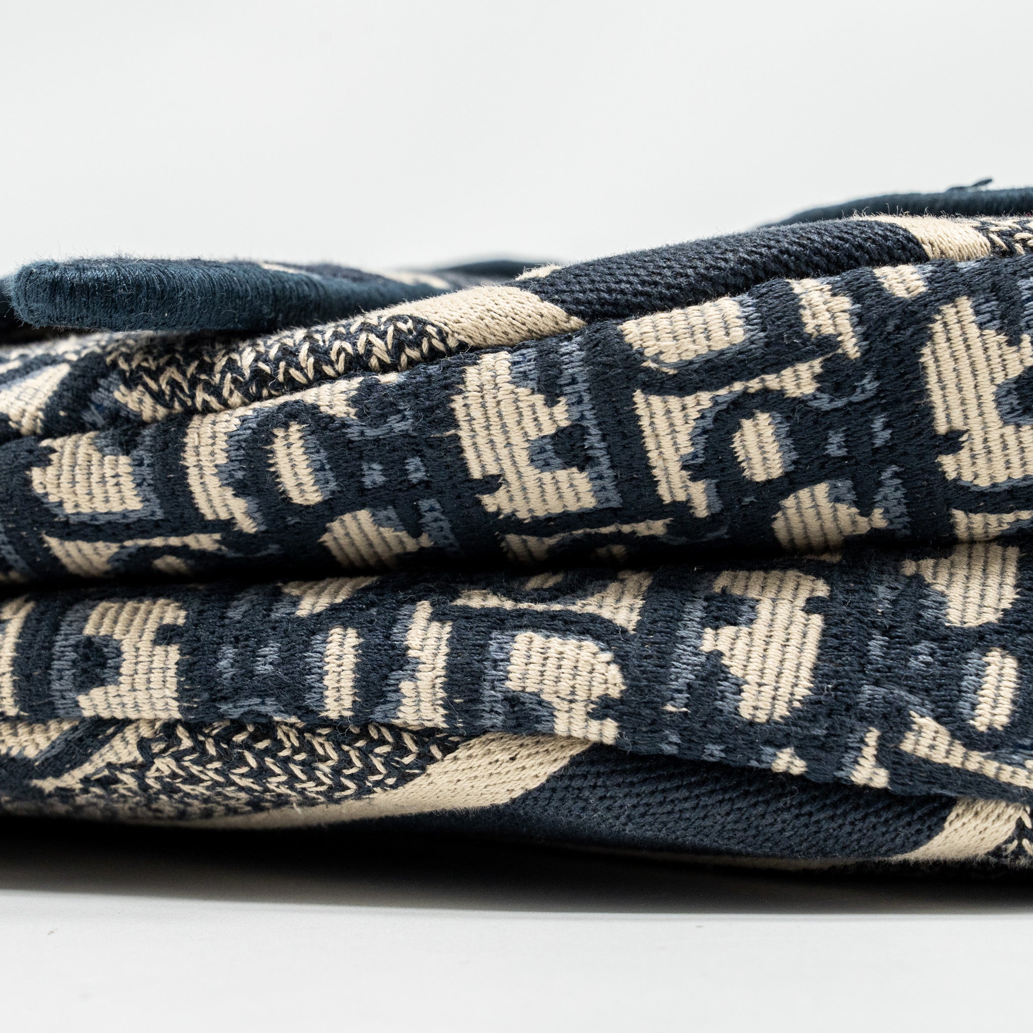 dior-medium-saddle-blue-oblique-embroidery-ghw