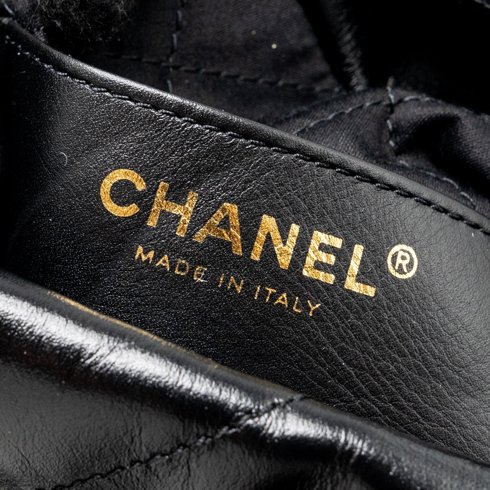 chanel-mini-22-bag-shiny-calfskin-black-ghw-microchip-3