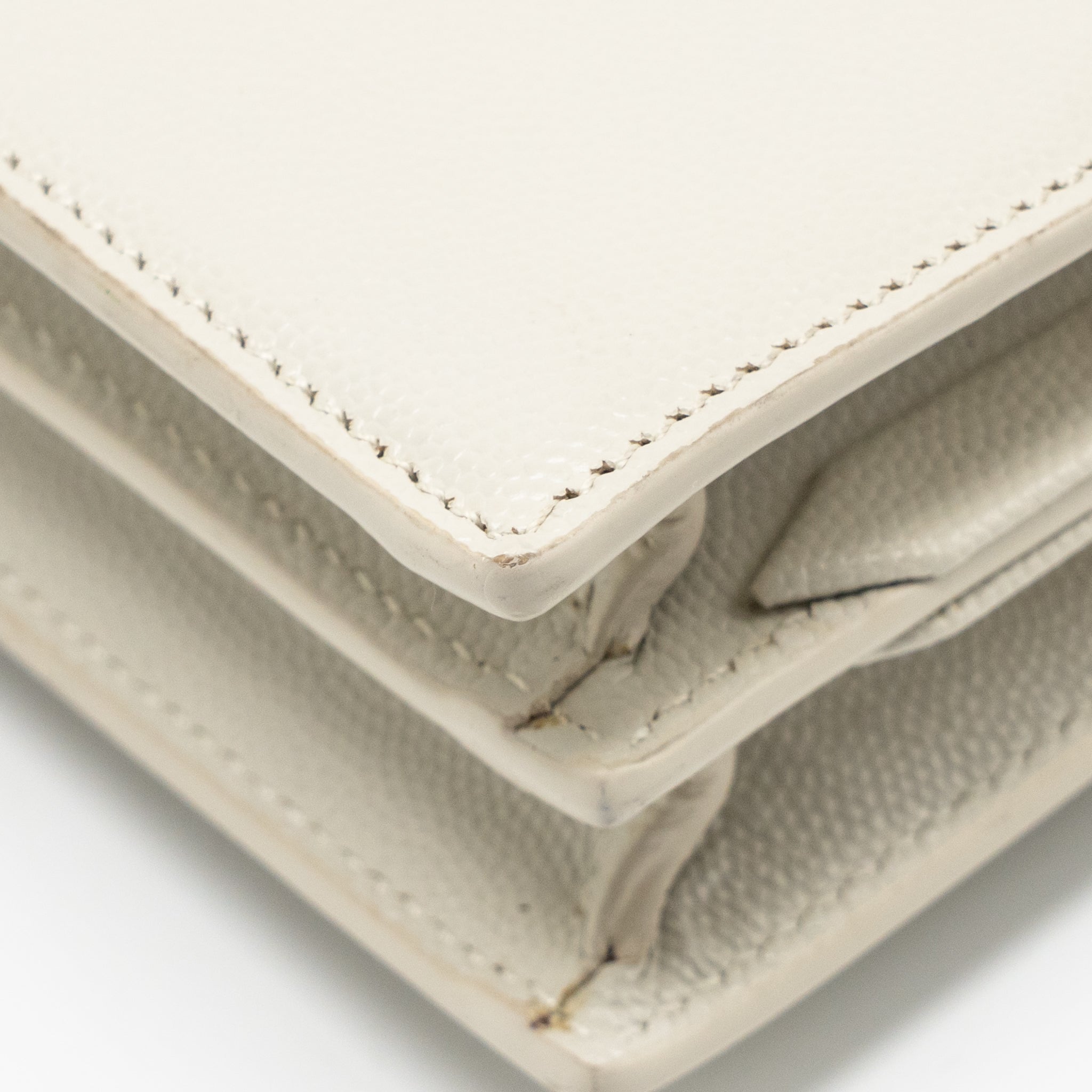 saint-laurent-ysl-cassandra-chain-wallet-grained-calfskin-creamy-white-ghw