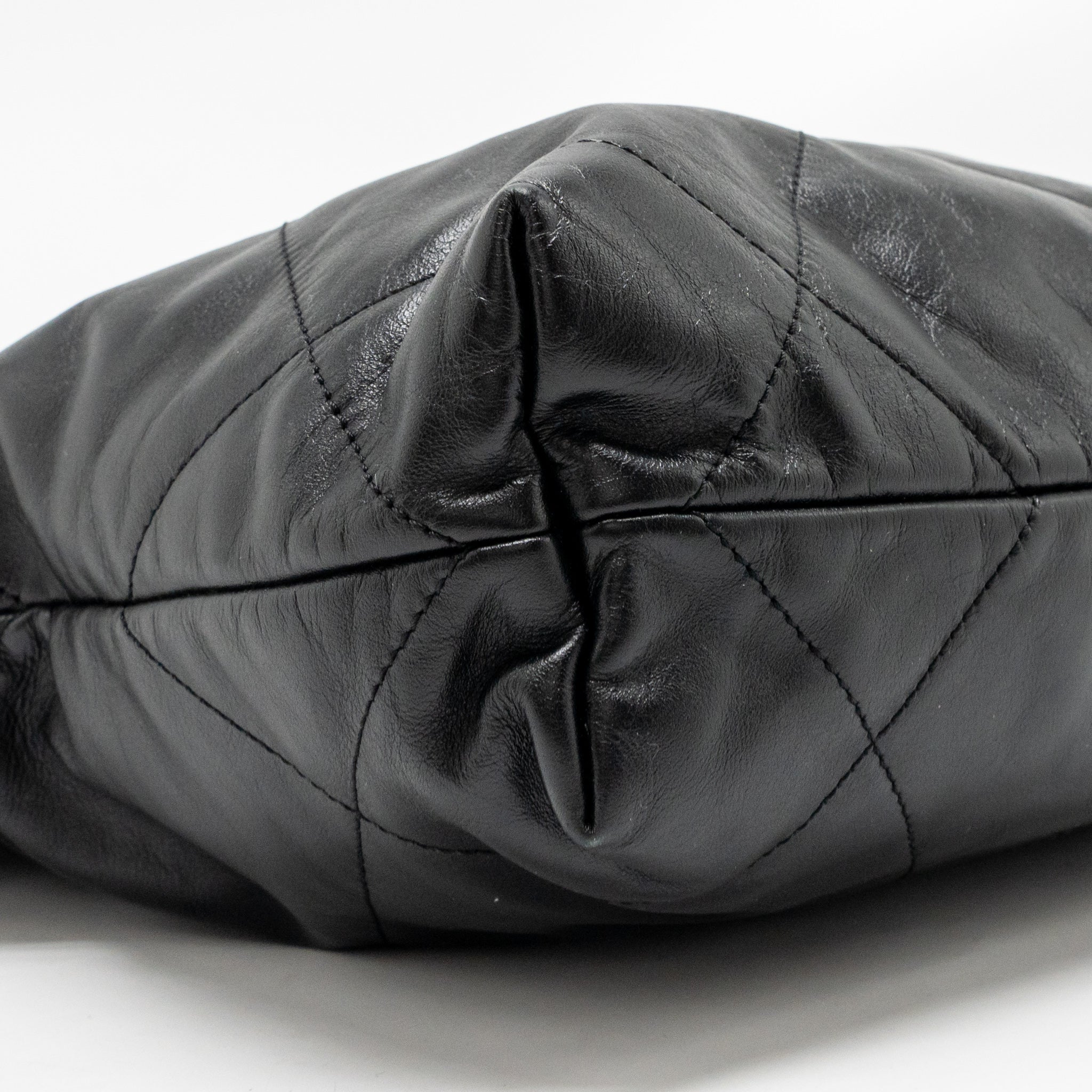 chanel-22-black-2
