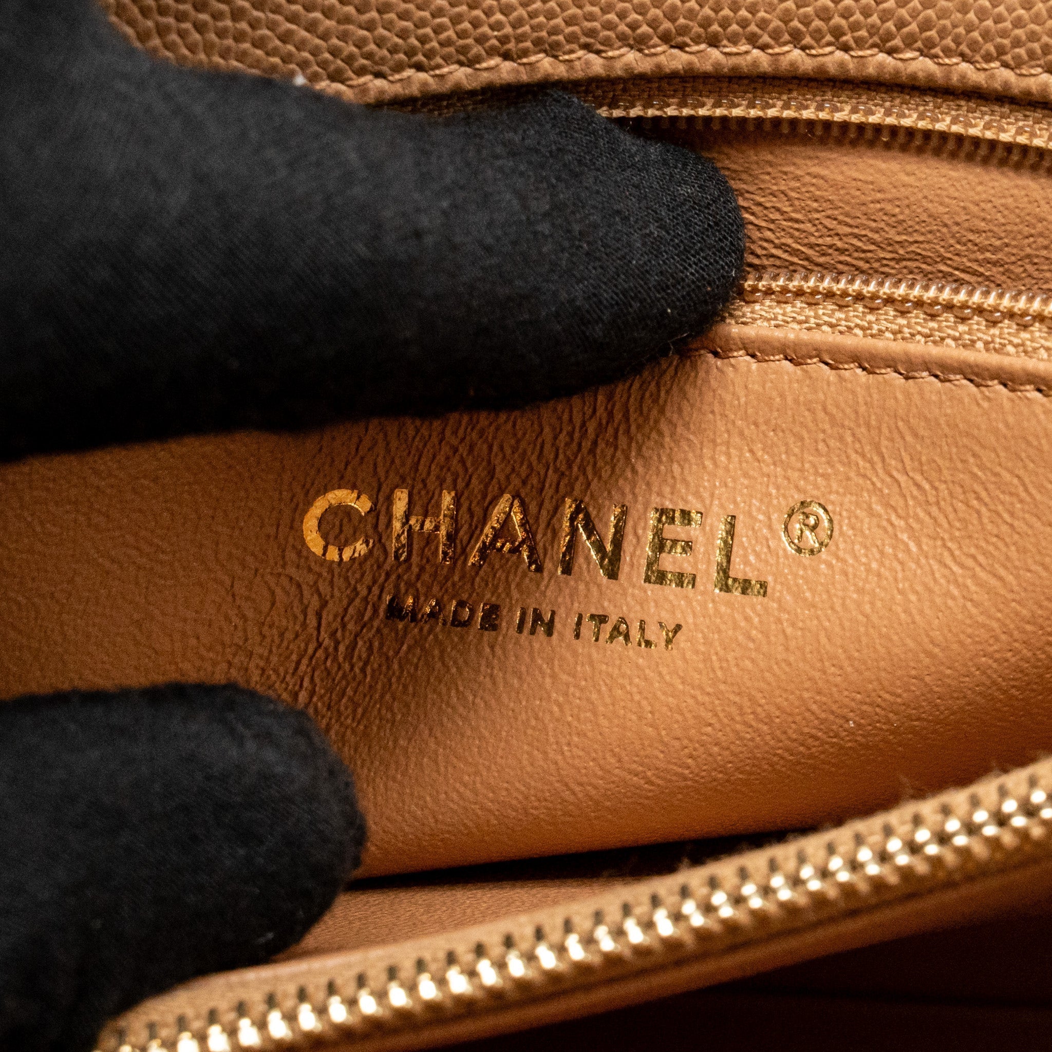 chanel-large-coco-handle-with-lizard-handle-caviar-beige-ghw