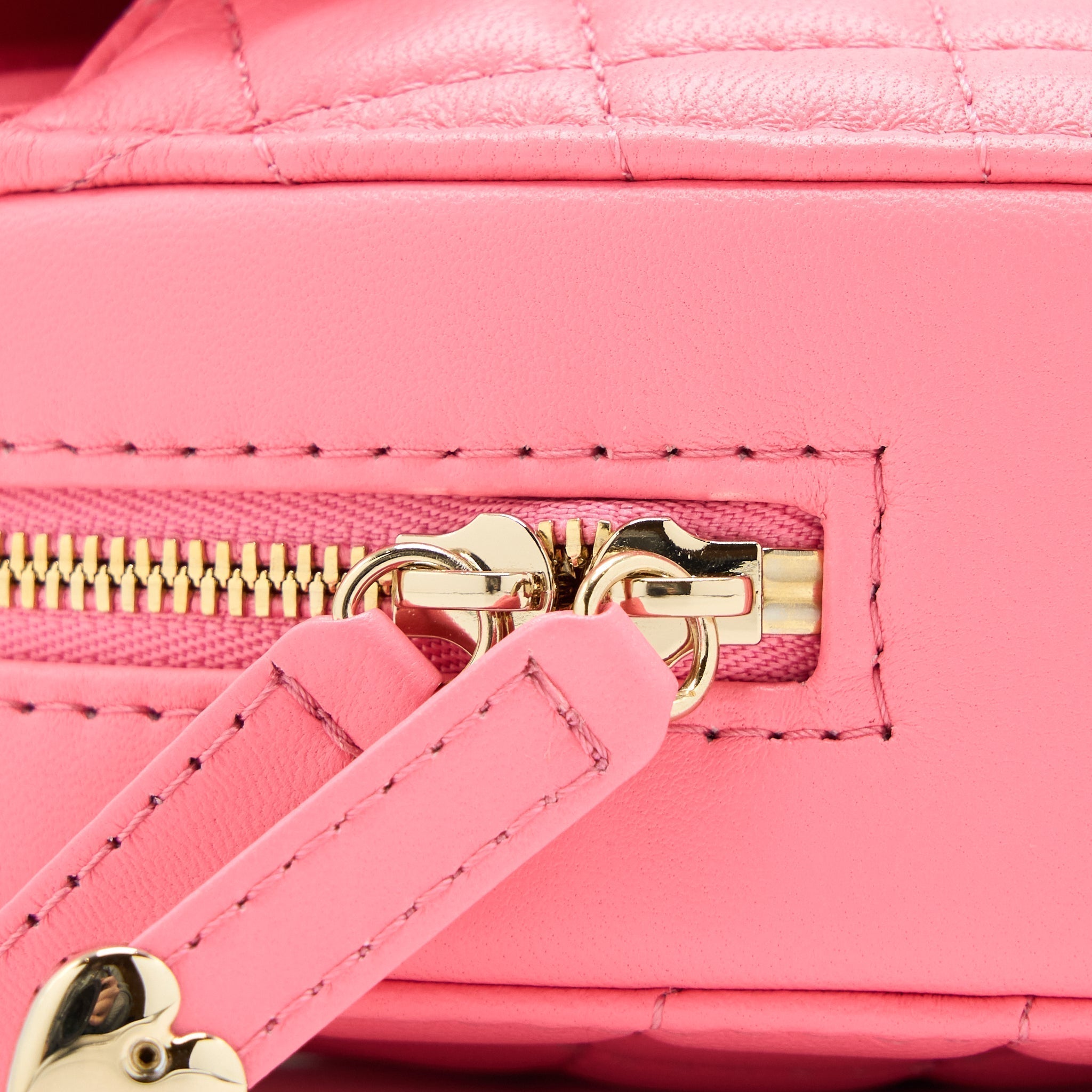 chanel-22s-heart-bag-lambskin-pink-lghw-microchip
