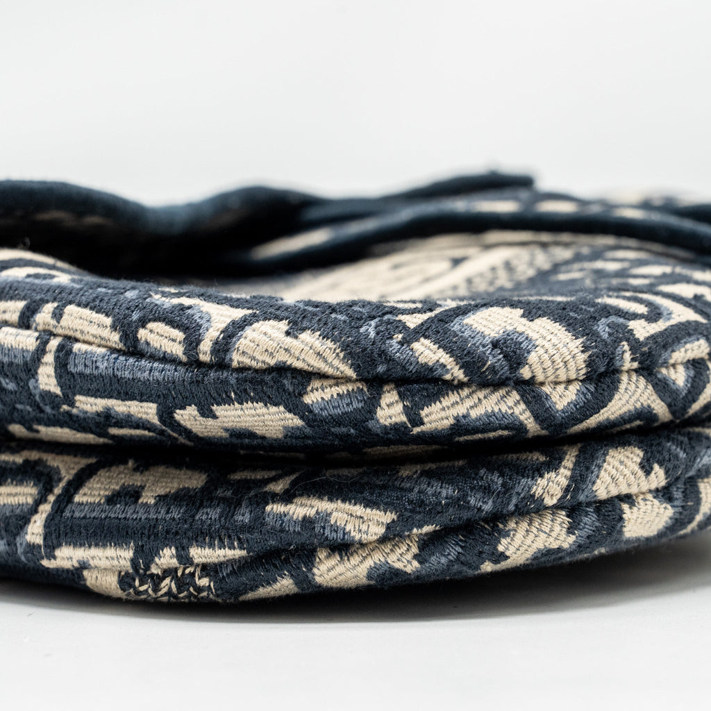 dior-medium-saddle-blue-oblique-embroidery-ghw