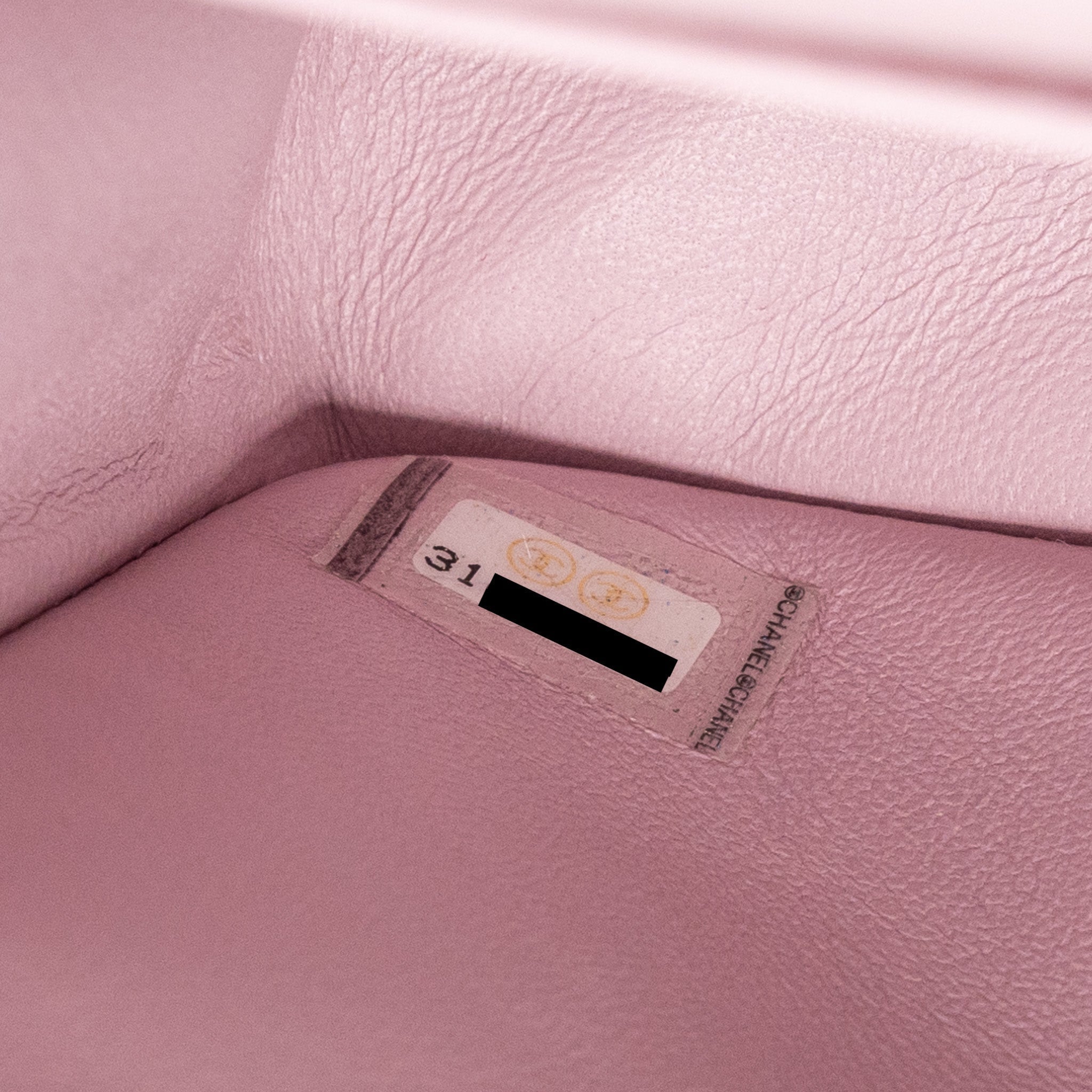 chanel-21s-medium-classic-double-flap-bag-caviar-light-pink-lgwh-copy-1