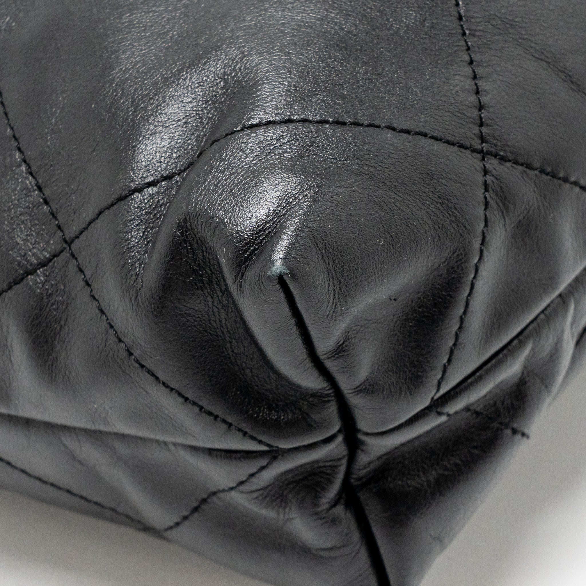 chanel-22-black-2