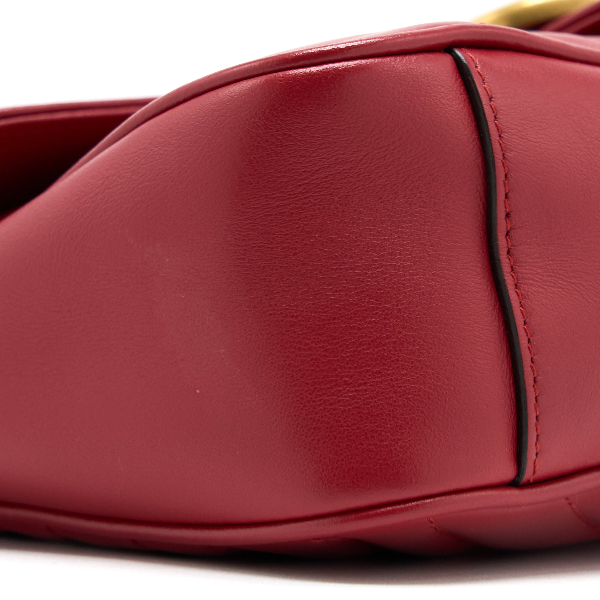 gucci-small-gg-marmont-matelasse-shoulder-bag-calfskin-red-ghw