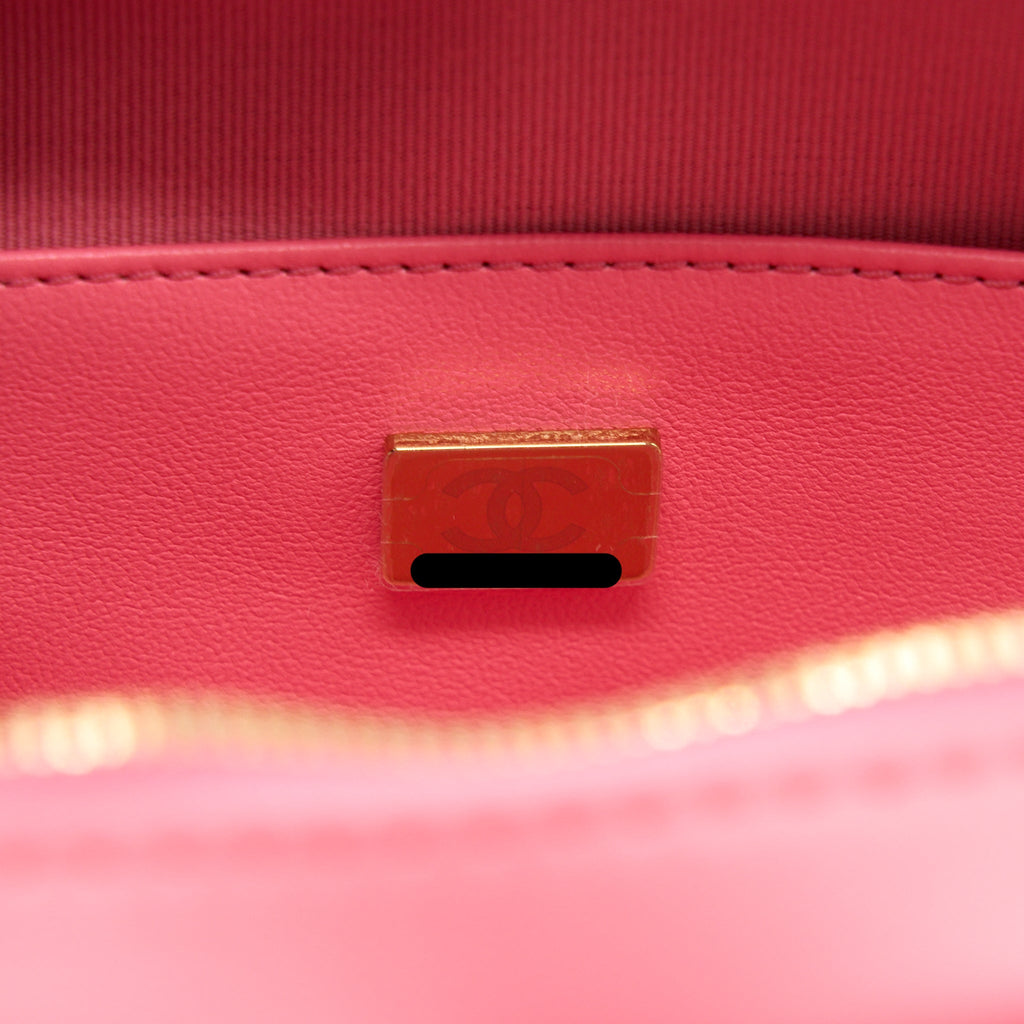 chanel-22s-heart-bag-lambskin-pink-lghw-microchip