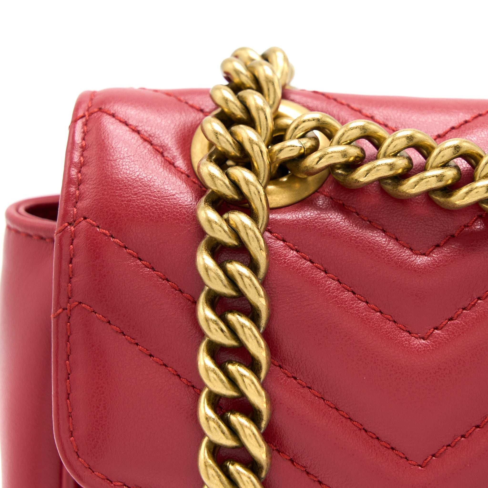 gucci-small-gg-marmont-matelasse-shoulder-bag-calfskin-red-ghw