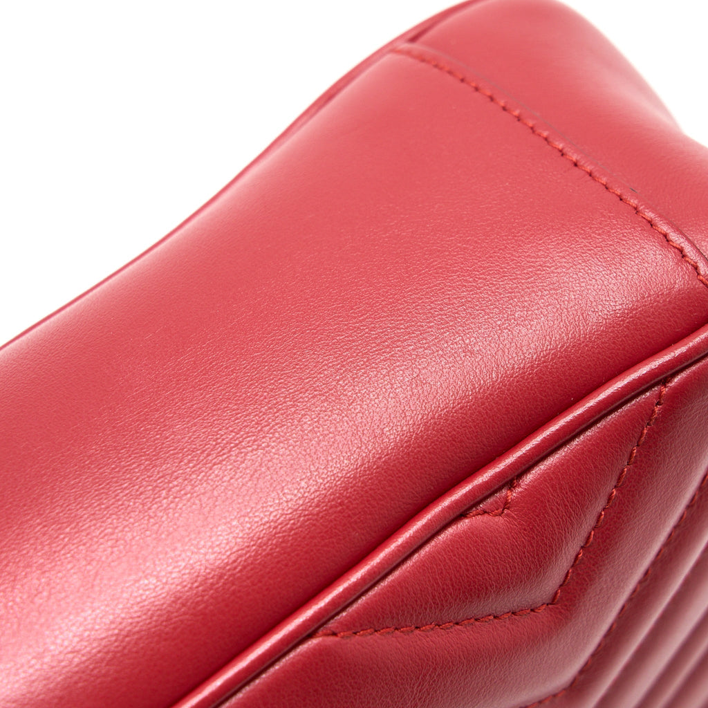 gucci-small-gg-marmont-matelasse-shoulder-bag-calfskin-red-ghw