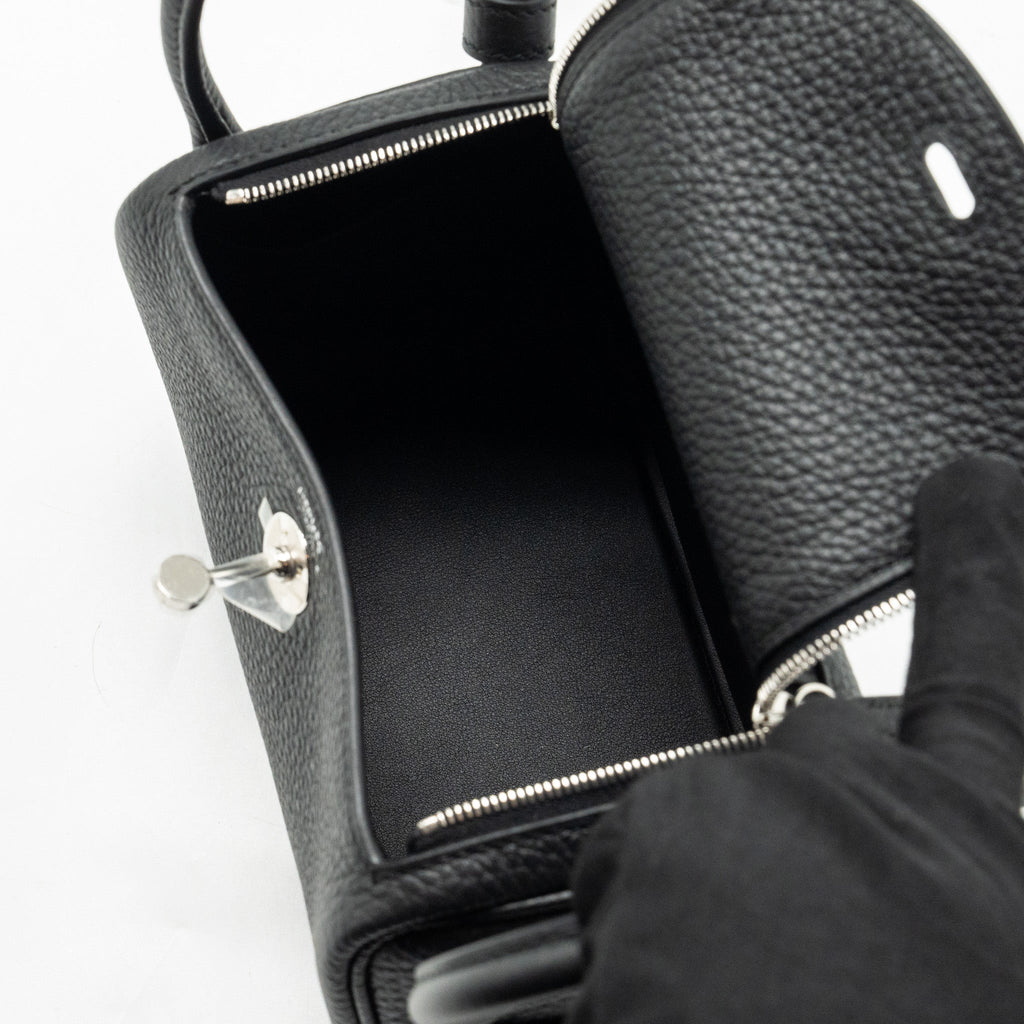 hermes-mini-lindy-clemence-black-shw-stamo-u