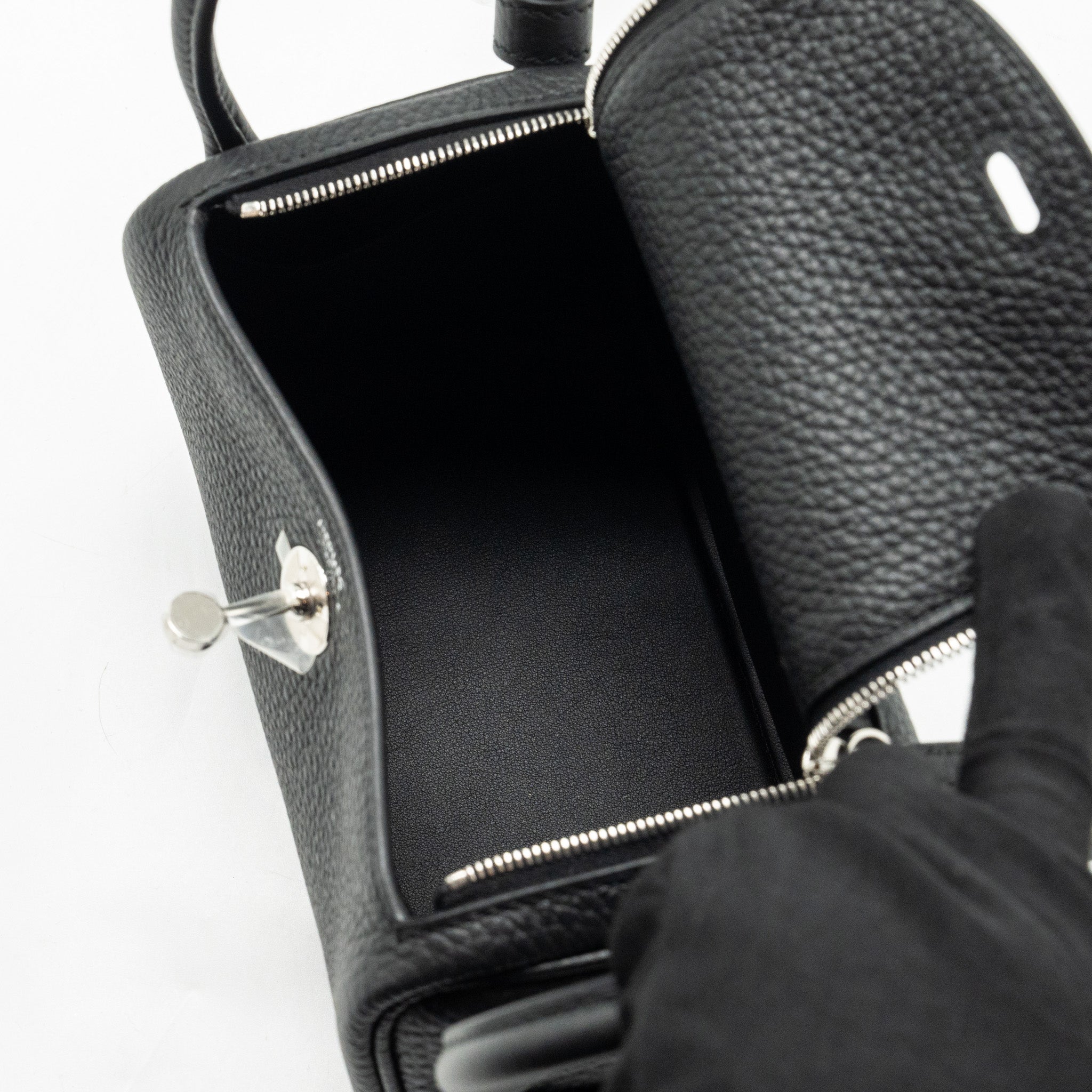 hermes-mini-lindy-clemence-black-shw-stamo-u