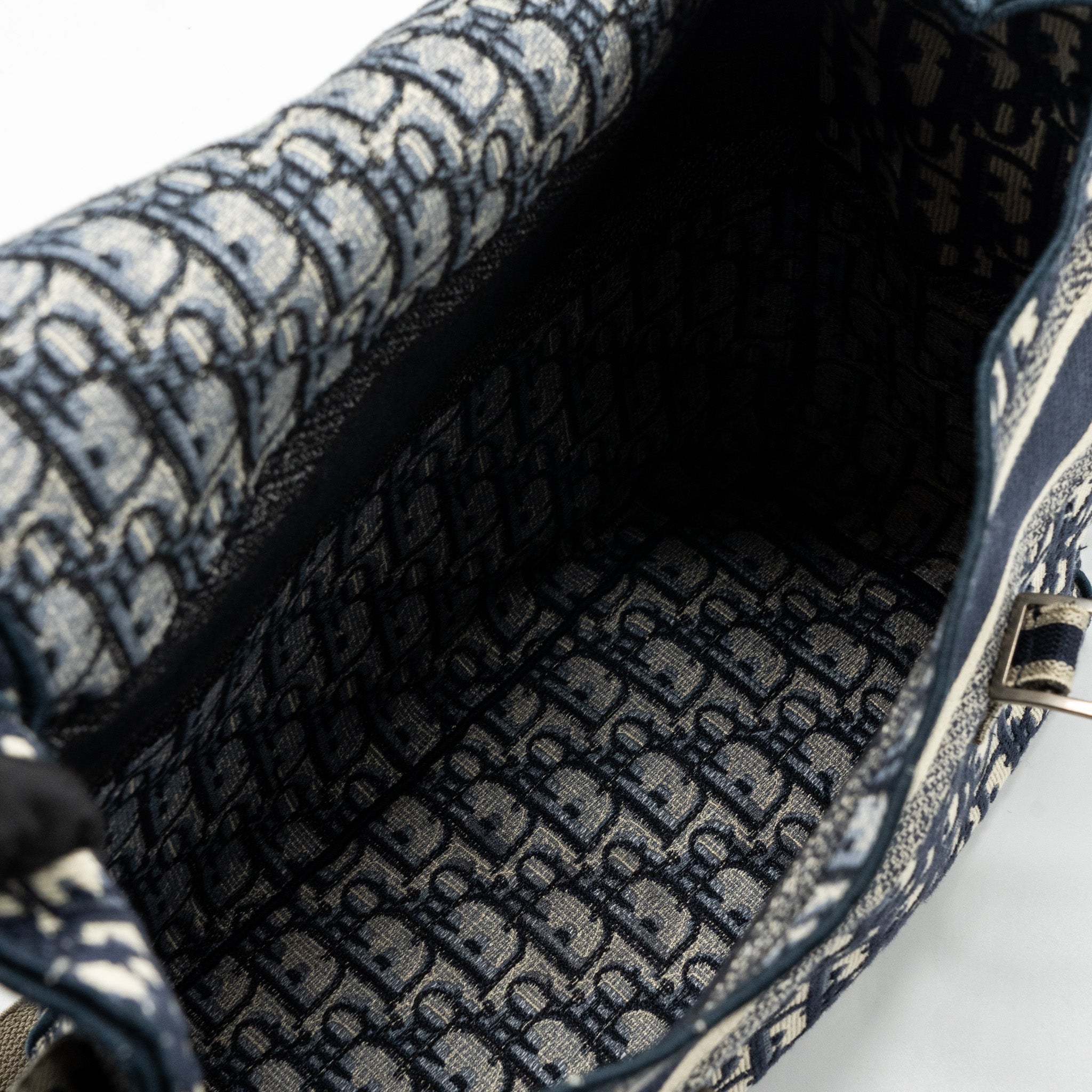dior-diorcamp-messenger-bag-blue-oblique-embroidery-shw-copy