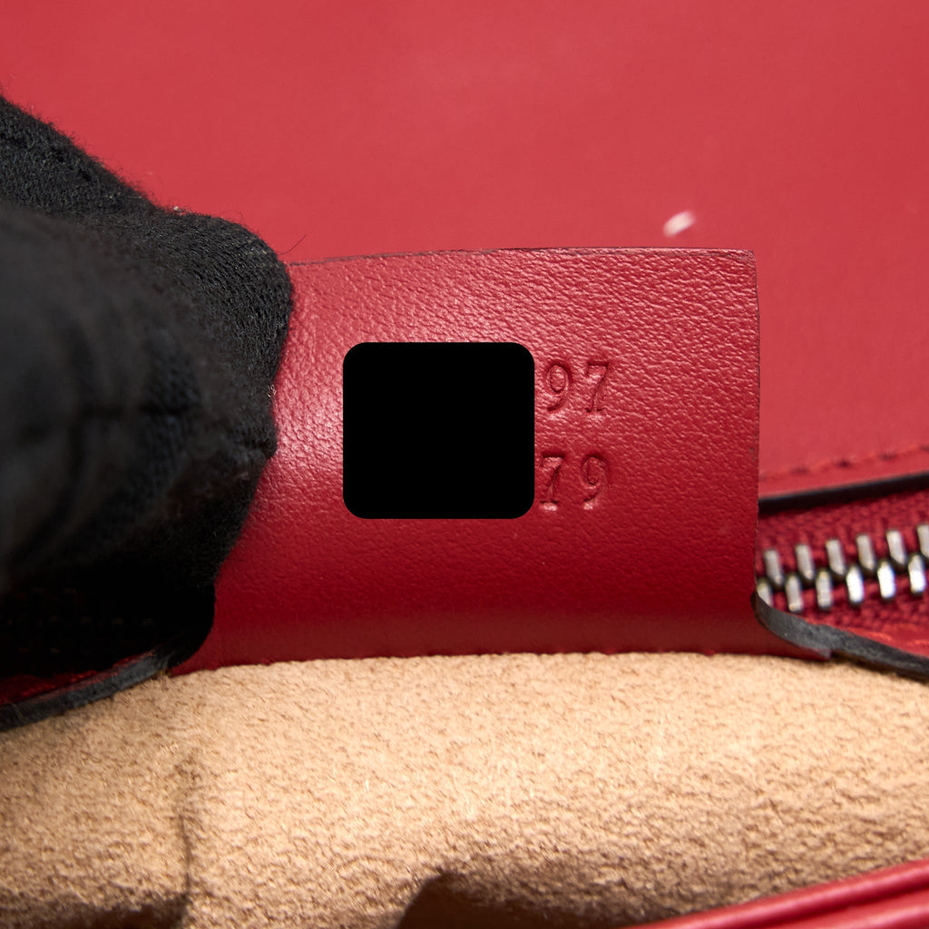 gucci-small-gg-marmont-matelasse-shoulder-bag-calfskin-red-ghw