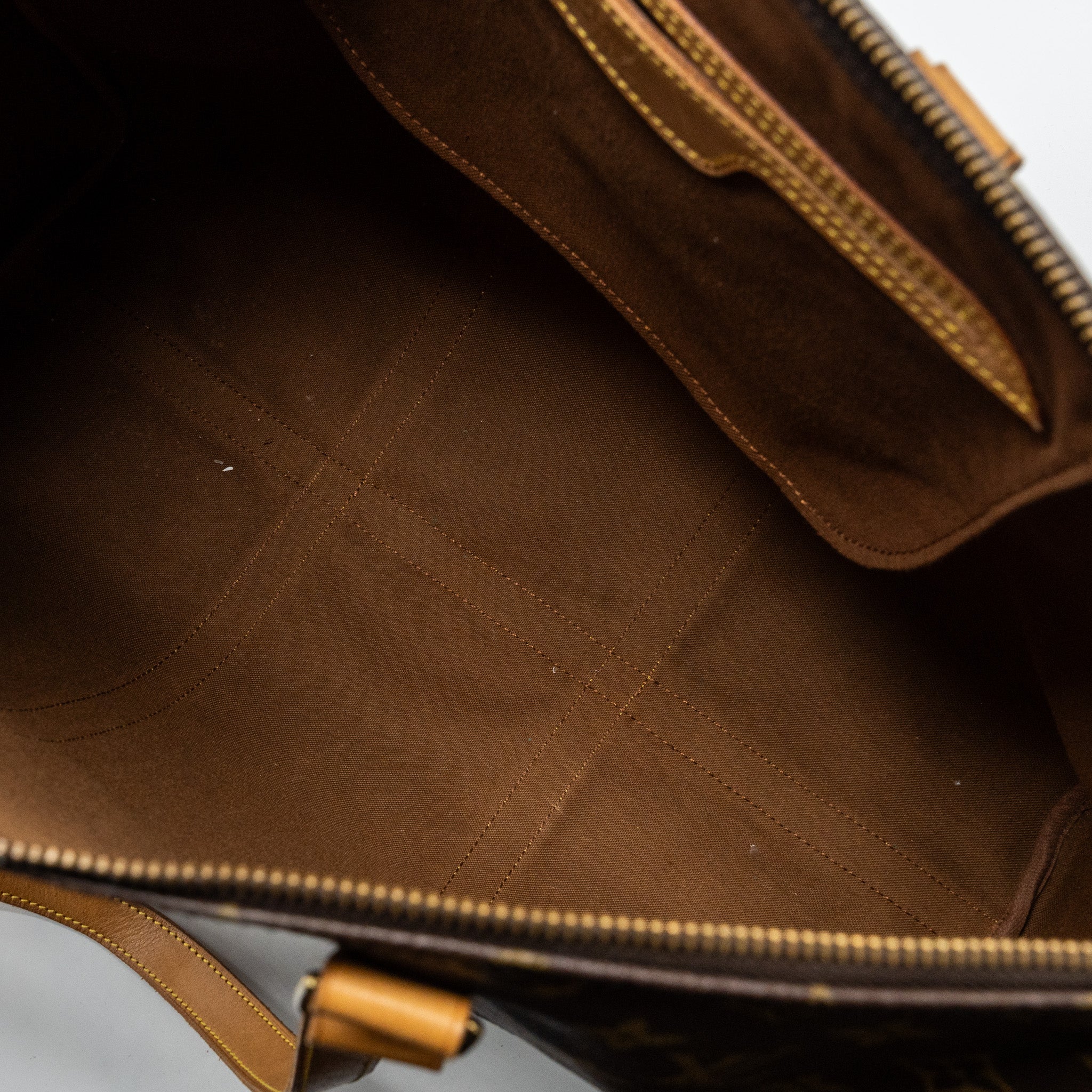 louis-vuitton-vintage-zipper-travel-bag-monogram-canvas-ghw