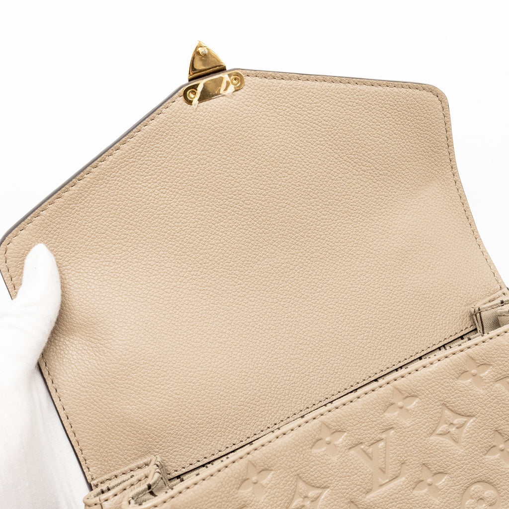 louis-vuitton-pochette-metis-monogram-empreinte-tourterelle-ghw