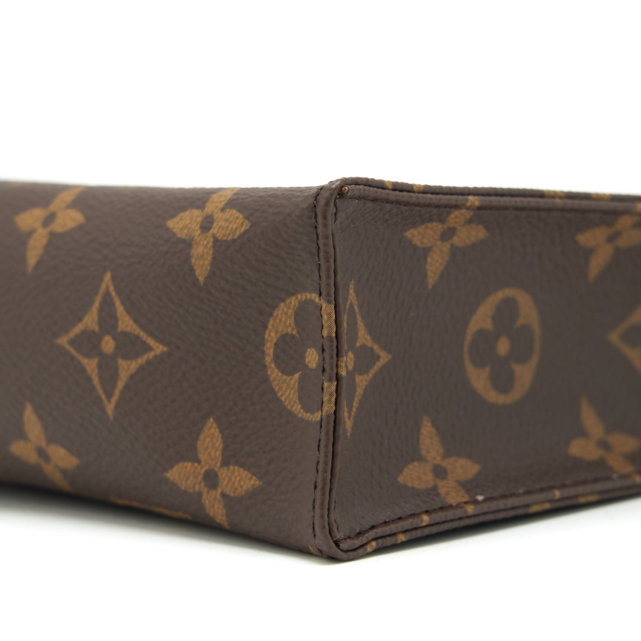 louis-vuitton-toiletry-pochette-26-monogram-canvas-5