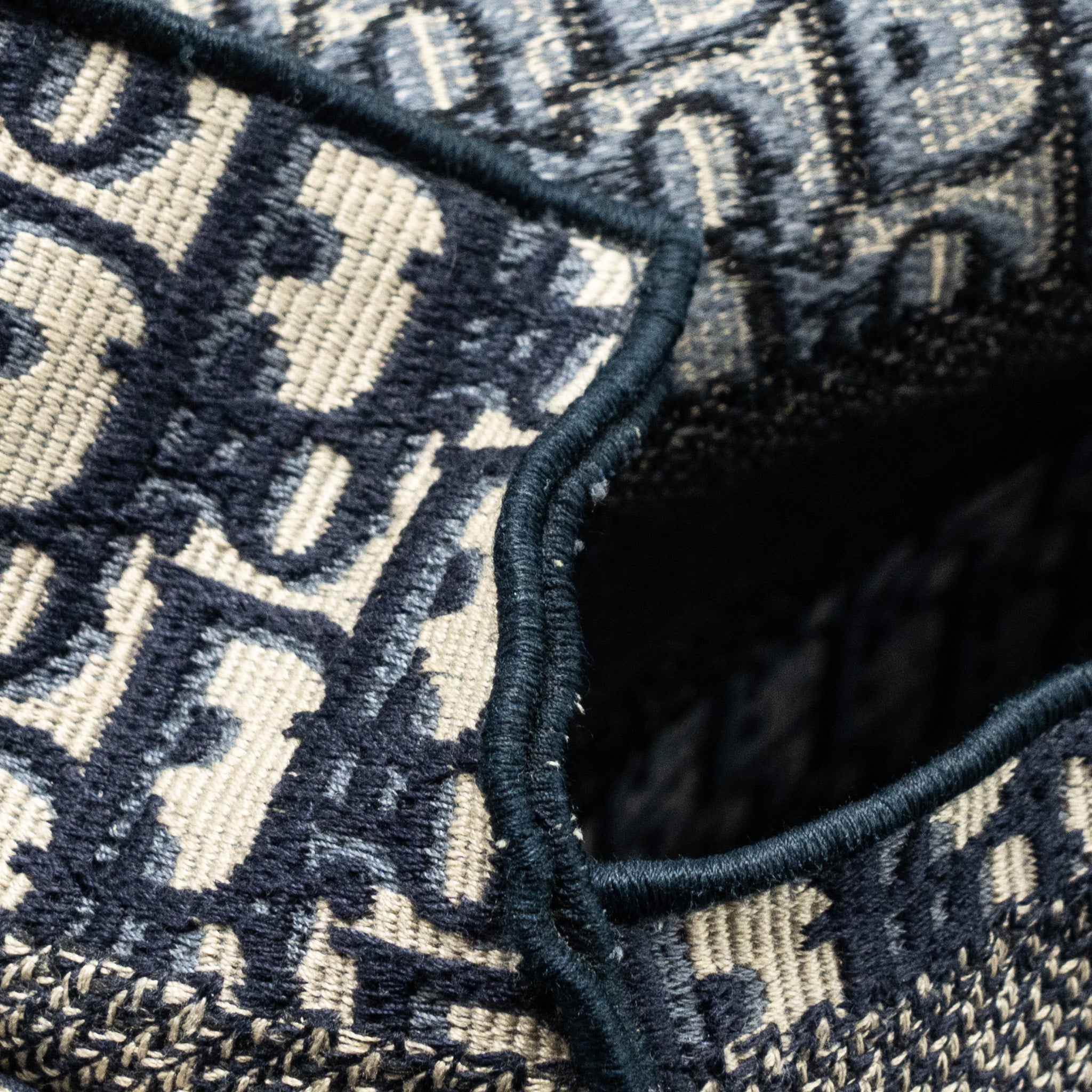 dior-diorcamp-messenger-bag-blue-oblique-embroidery-shw-copy