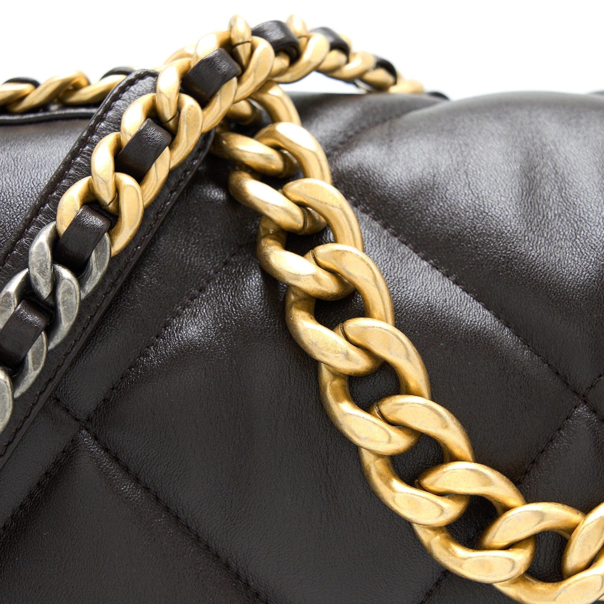 chanel-21a-maxi-19-flap-bag-lambskin-dark-brown-multicolour-hardware-microchip