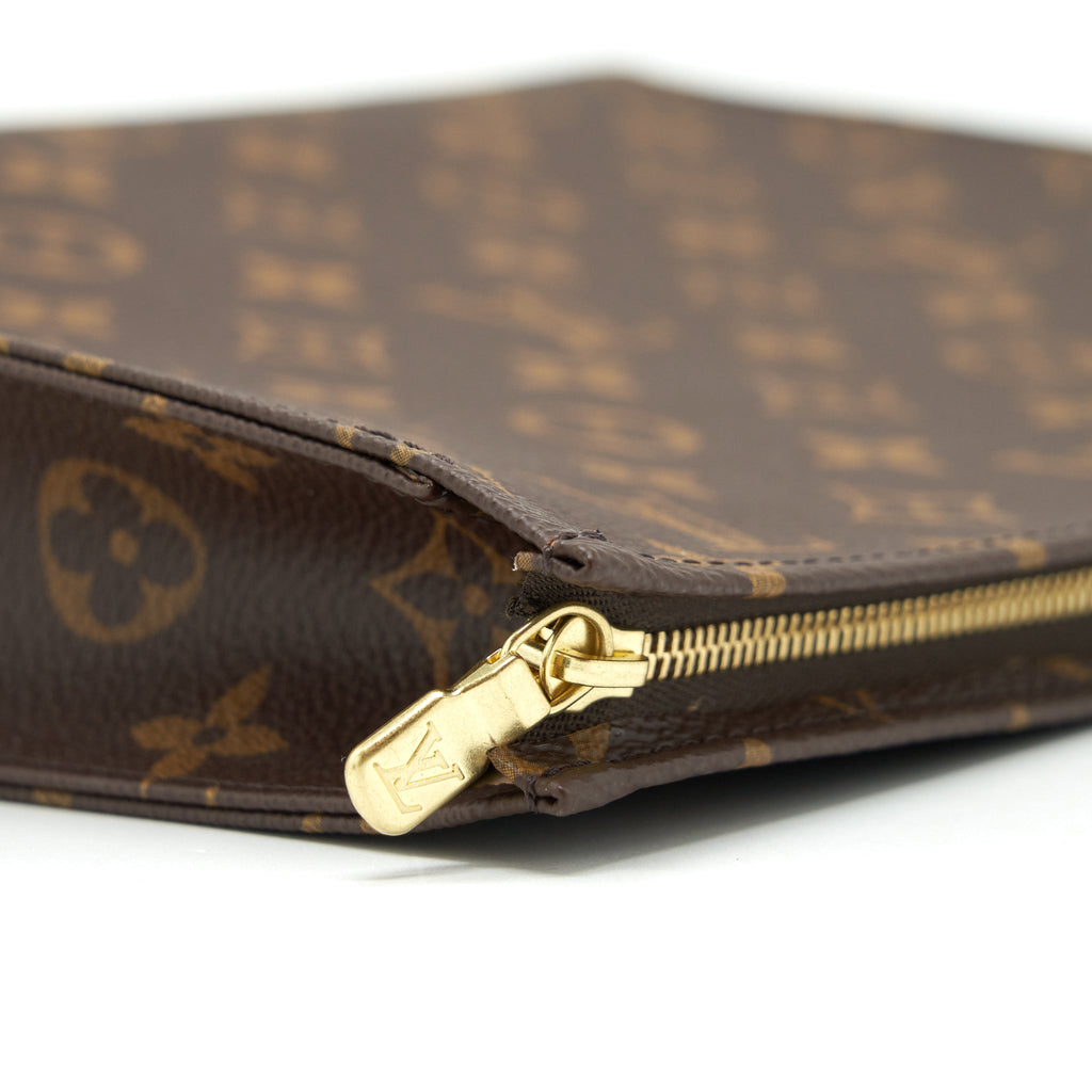 louis-vuitton-toiletry-pochette-26-monogram-canvas-5